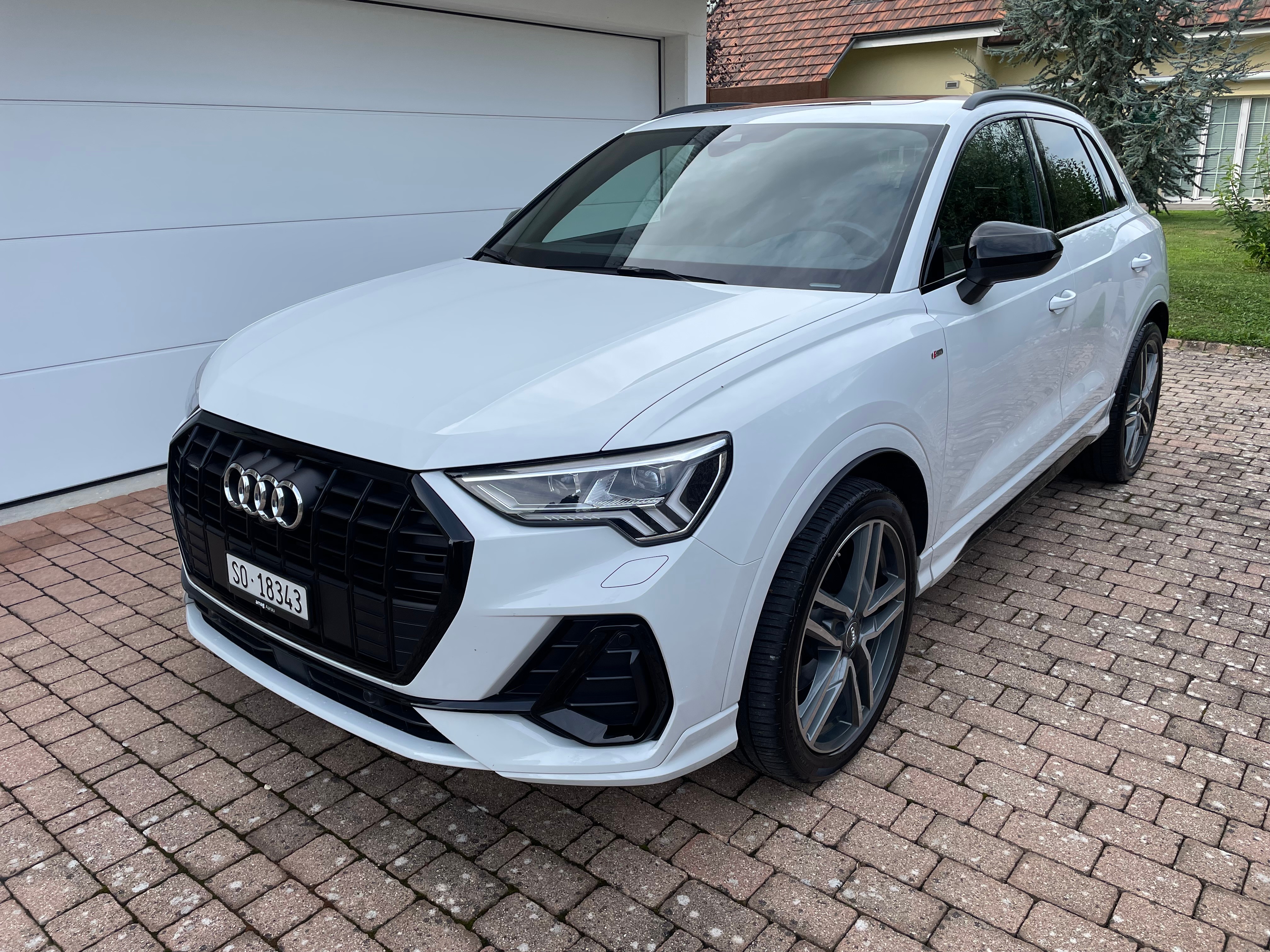 AUDI Q3 40 TDI S line Attraction quattro S-tronic