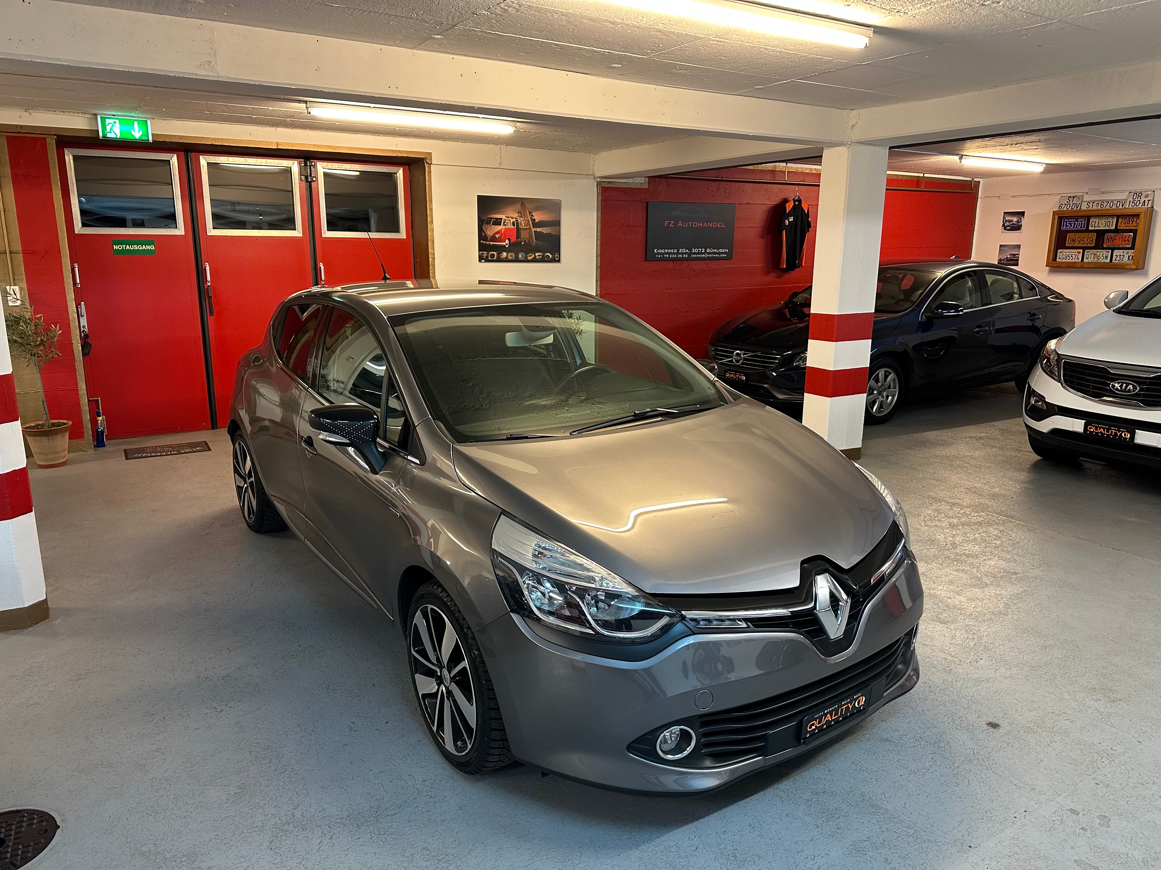 RENAULT Clio 1.2 16V T Iconic EDC