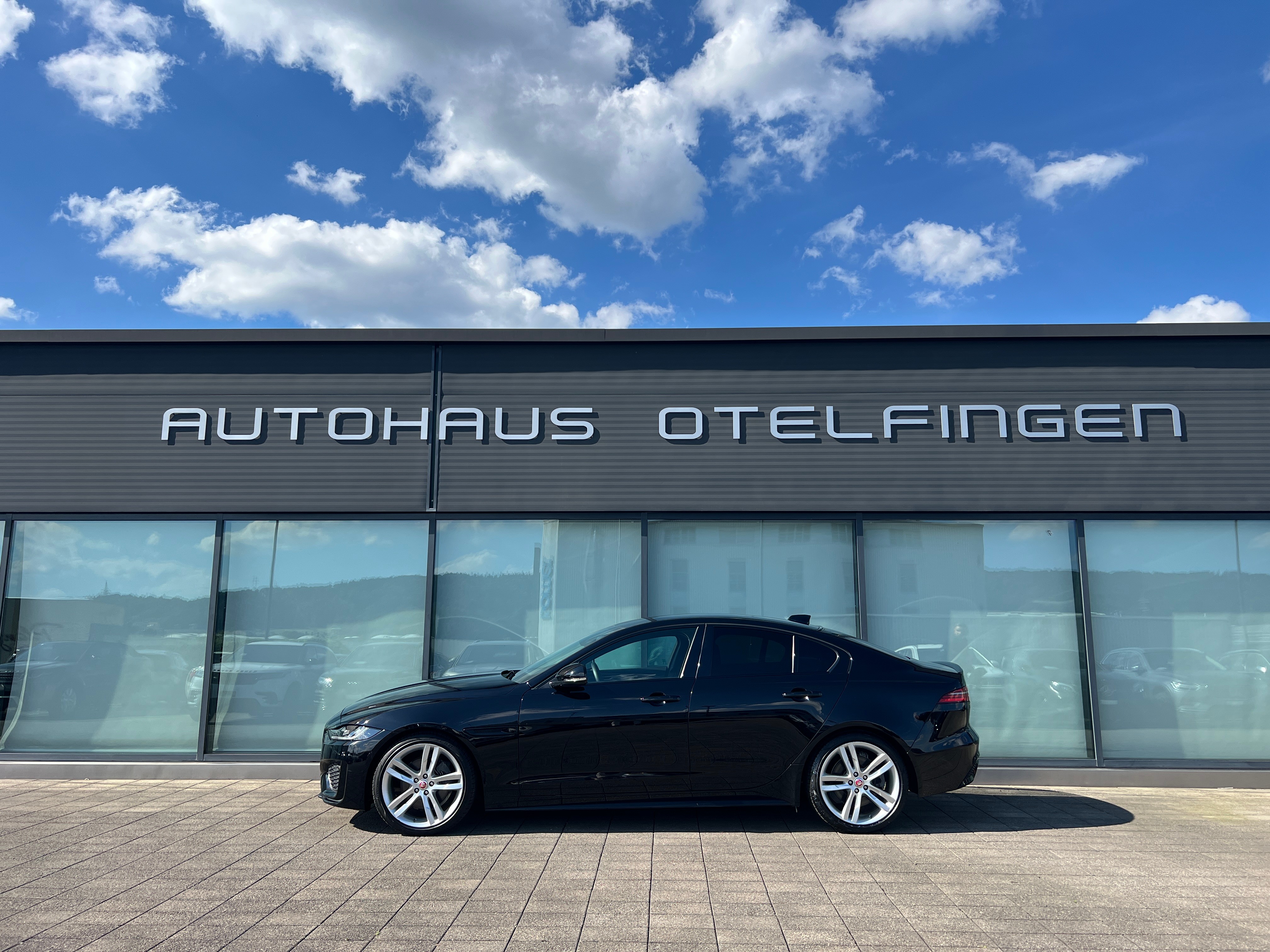 JAGUAR XE 2.0 S P250 RWD Automat