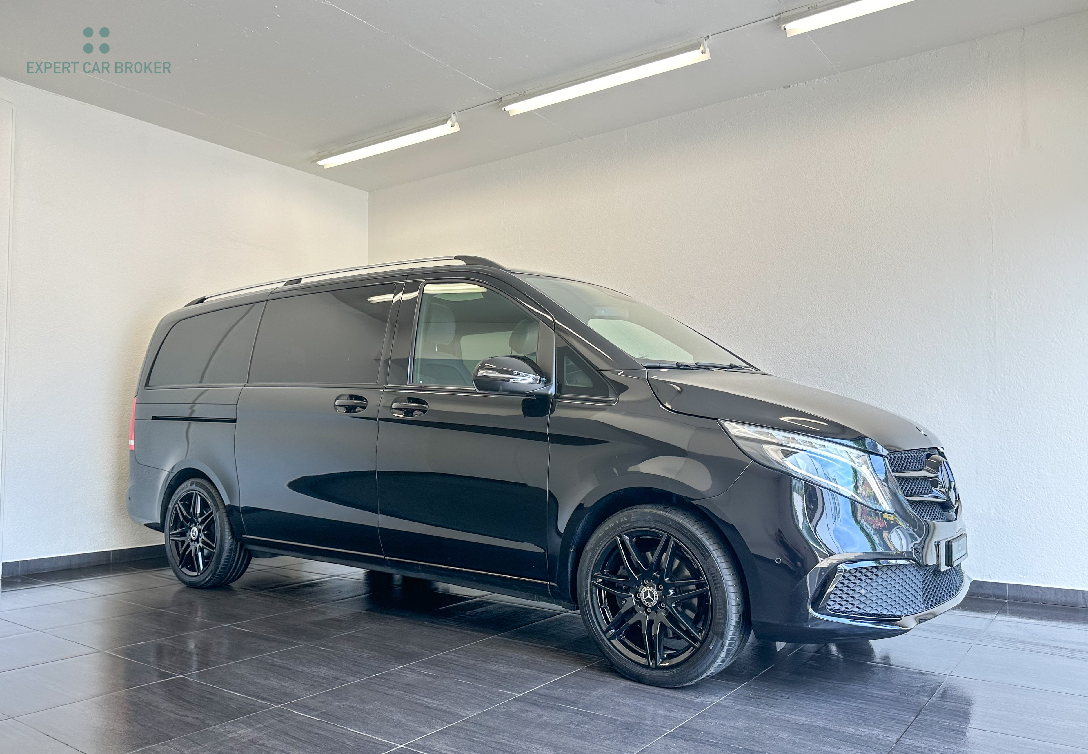 MERCEDES-BENZ V 300 d lang *ALL BLACK* Avantgarde 4Matic 9G-Tronic