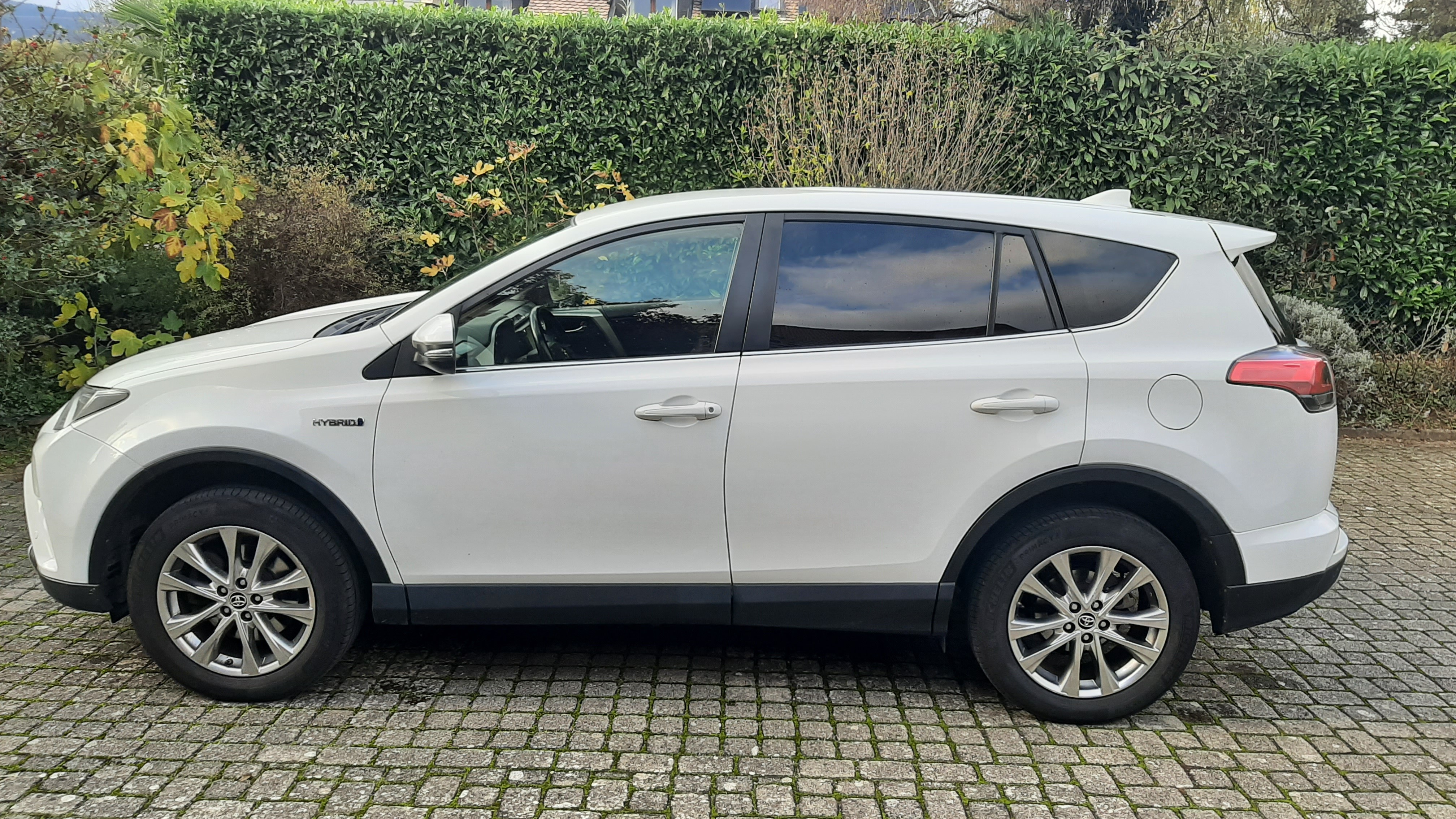 TOYOTA RAV-4 2.5 HSD Sol Premium e-CVT