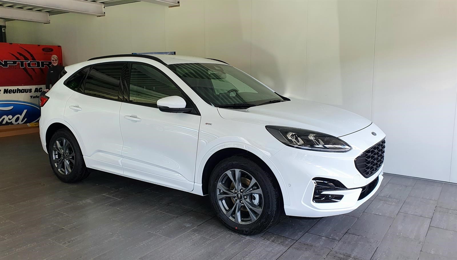 FORD Kuga 2.5 Hybrid ST-Line X 4x4