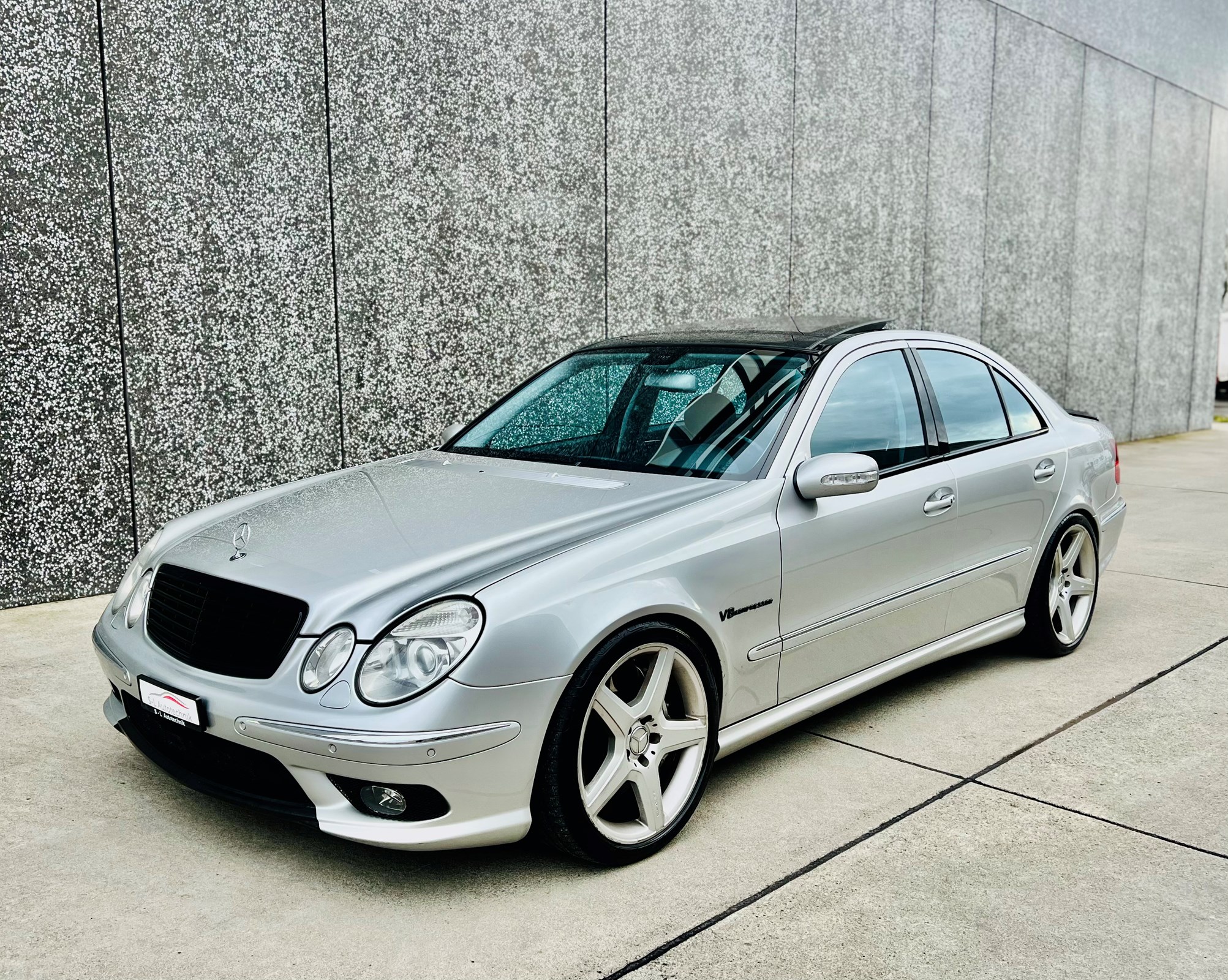 MERCEDES-BENZ E 55 AMG Avantgarde Automatic