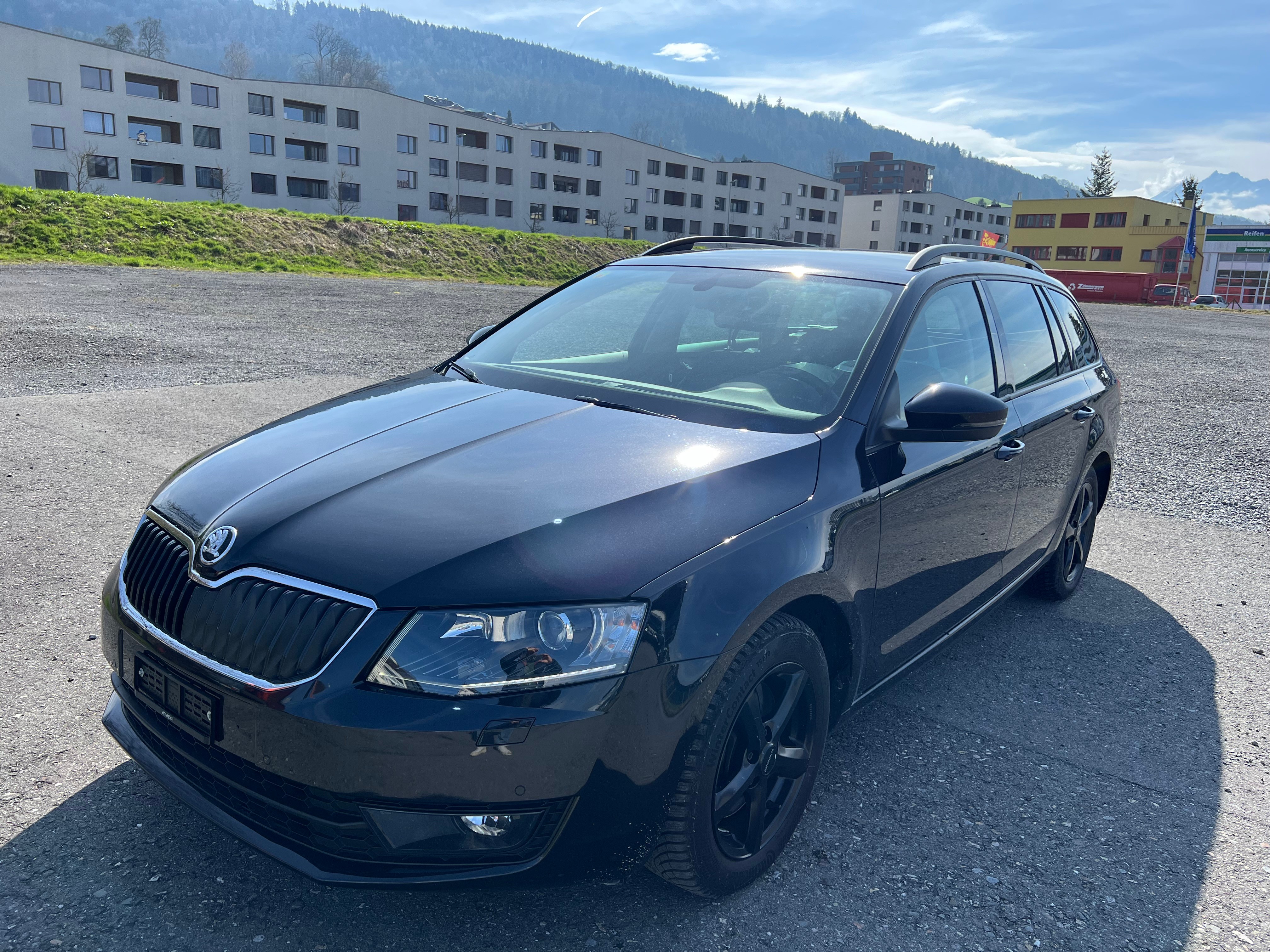 SKODA Octavia Combi 1.8 TSI Swiss Edition 4x4 DSG