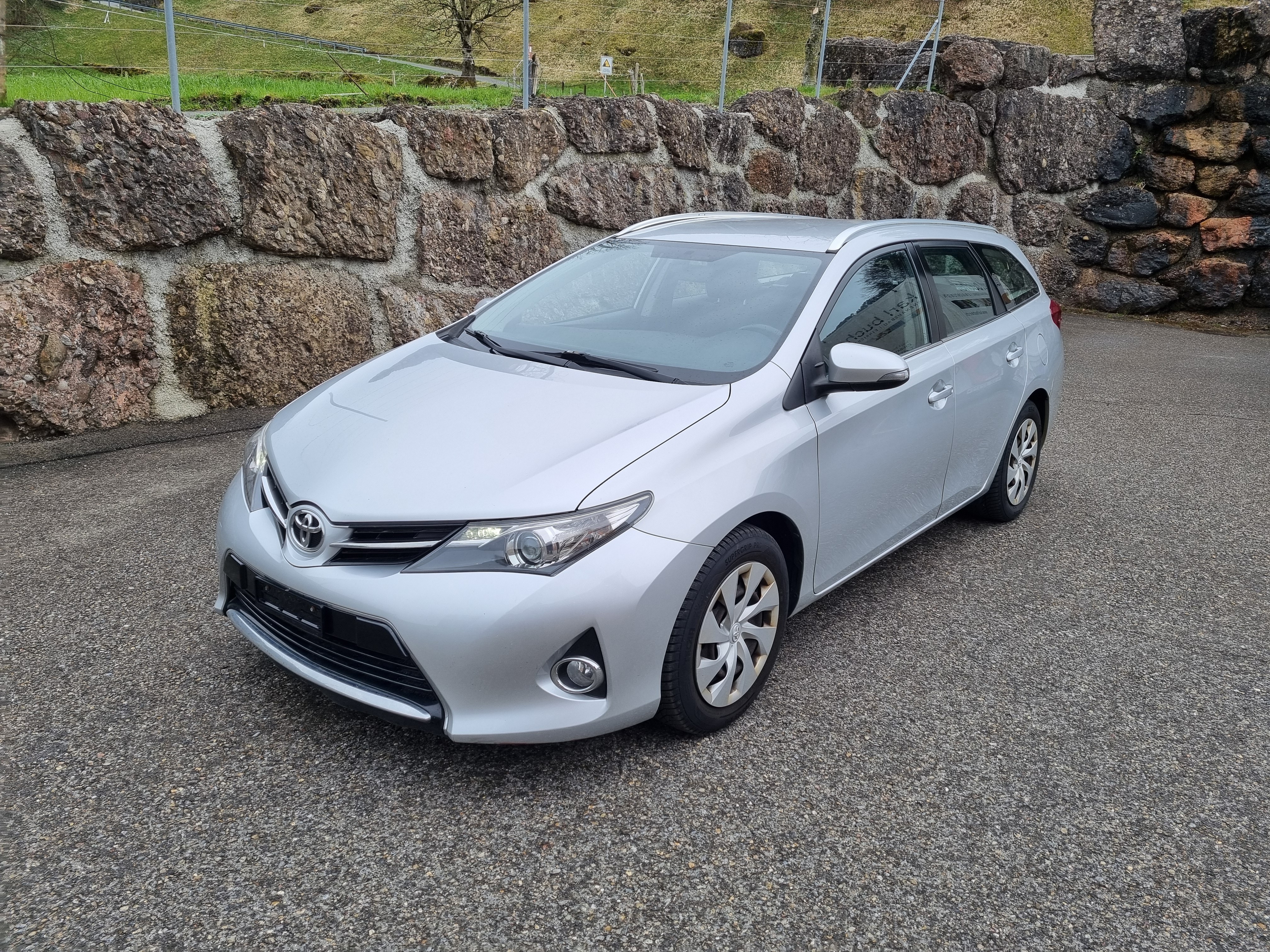 TOYOTA Auris Touring Sports 1.4 D-4D Luna