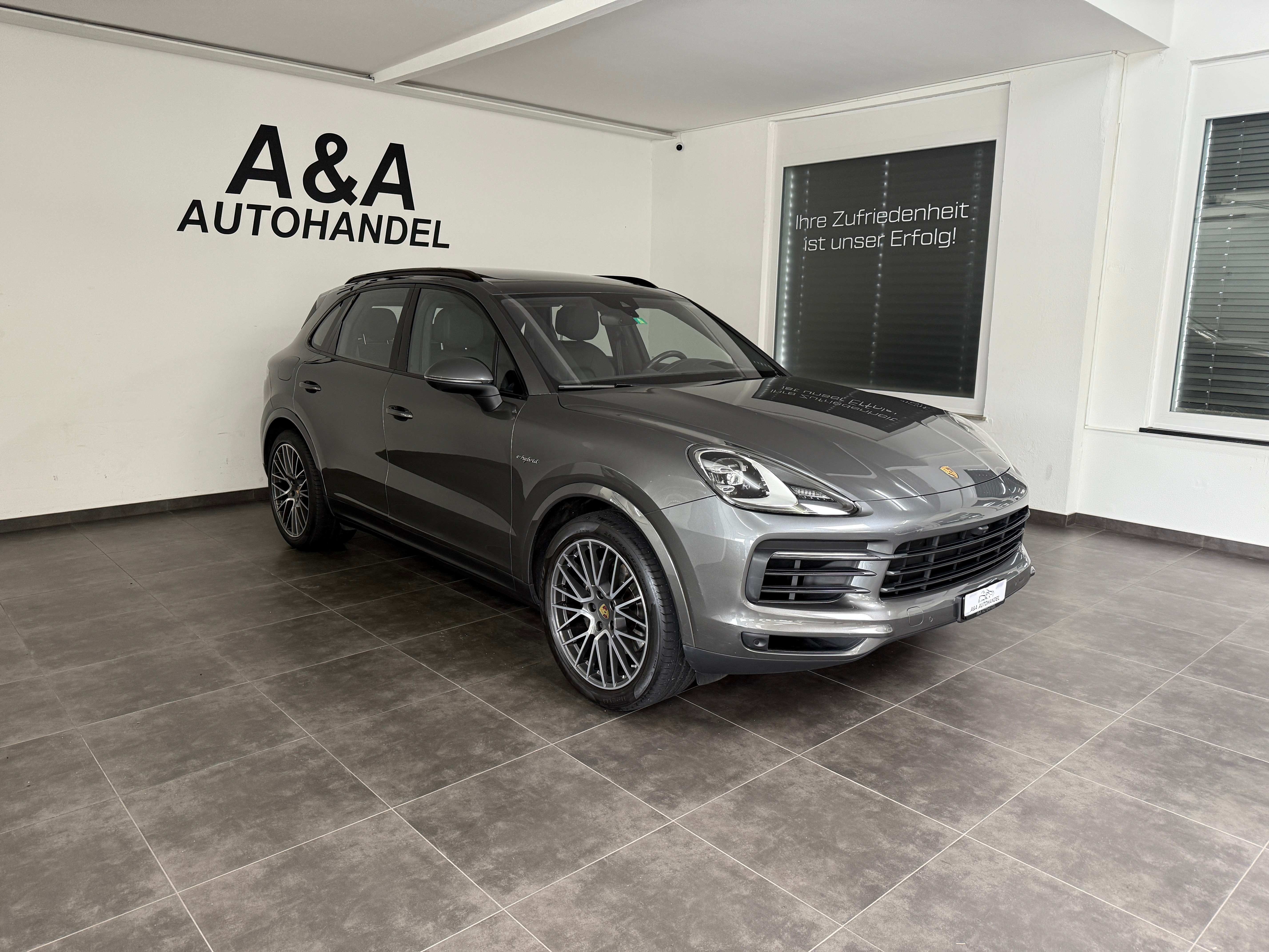 PORSCHE Cayenne E-Hybrid