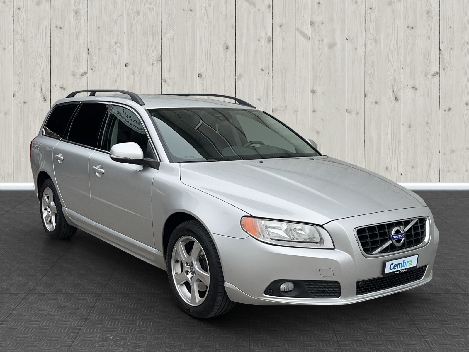 VOLVO V70 T4 Momentum