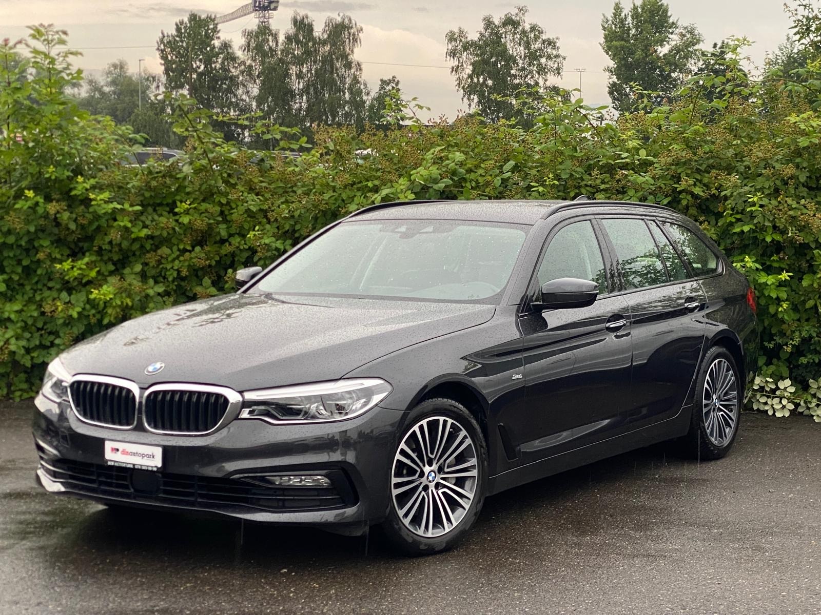 BMW 530d xDrive Touring Sport Line Steptronic