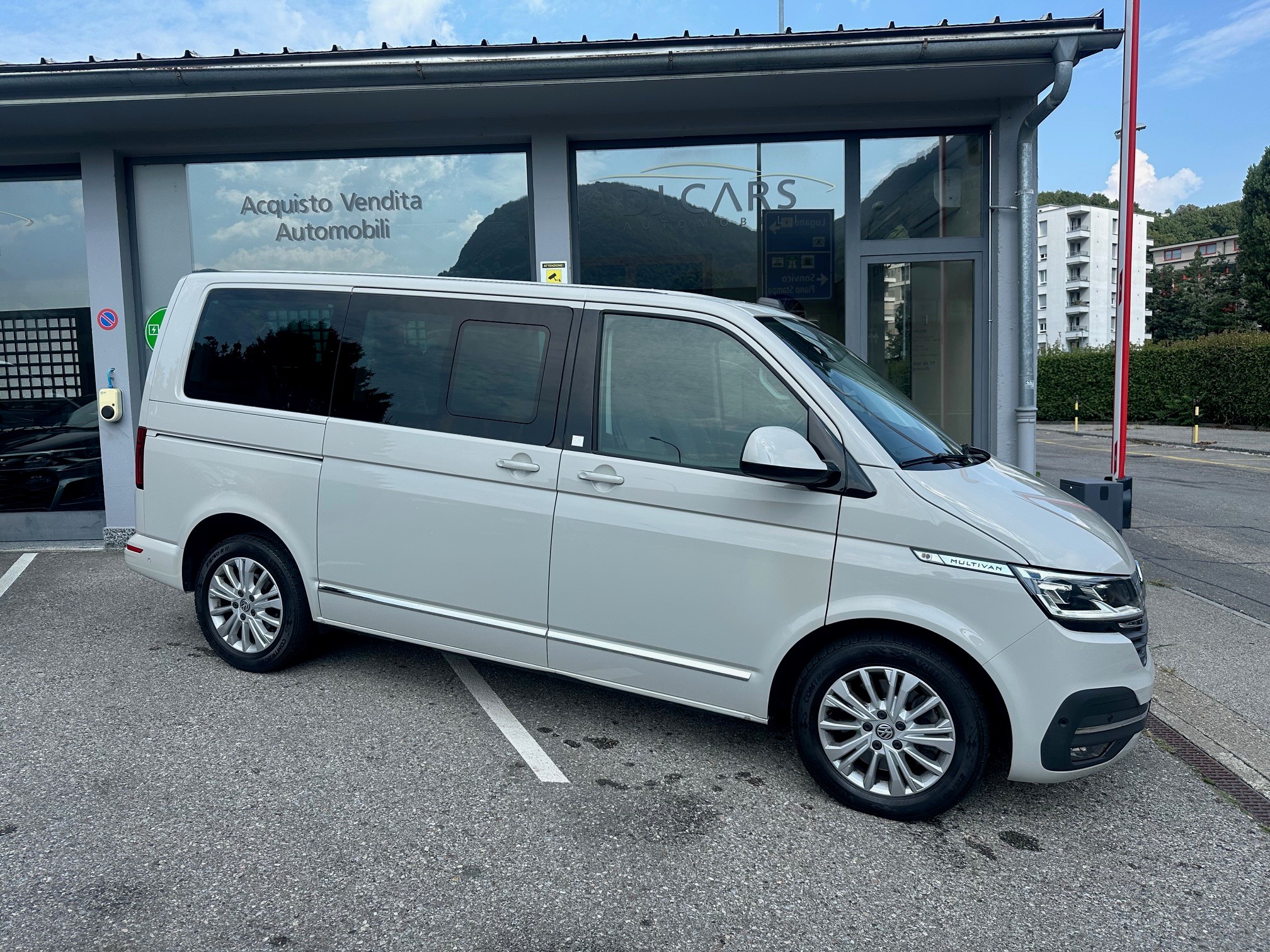 VW T6.1 Multivan 2.0 TDI Highline 4Motion DSG