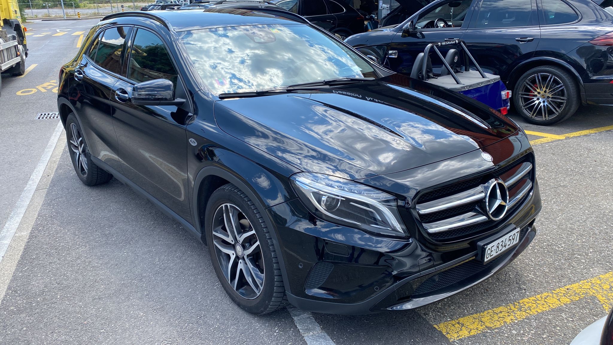 MERCEDES-BENZ GLA 200 Night Star