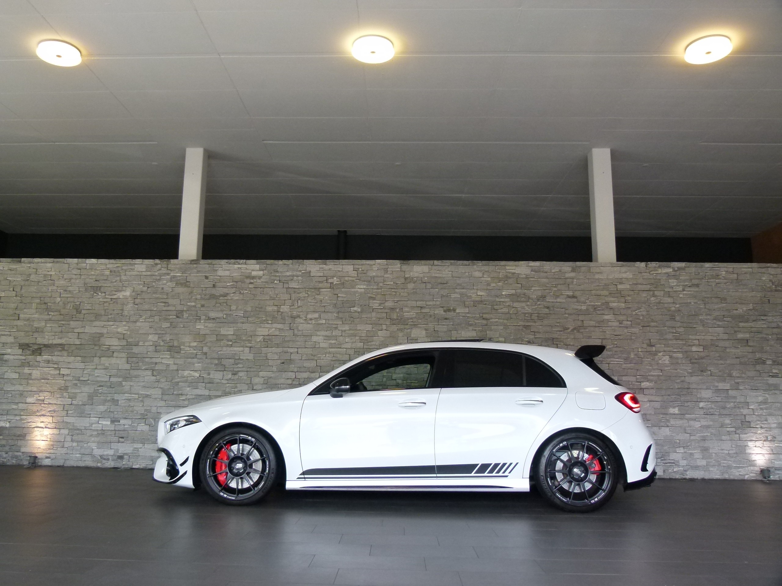 MERCEDES-BENZ A 45 S AMG 4Matic AMG-Aerodynamikpaket