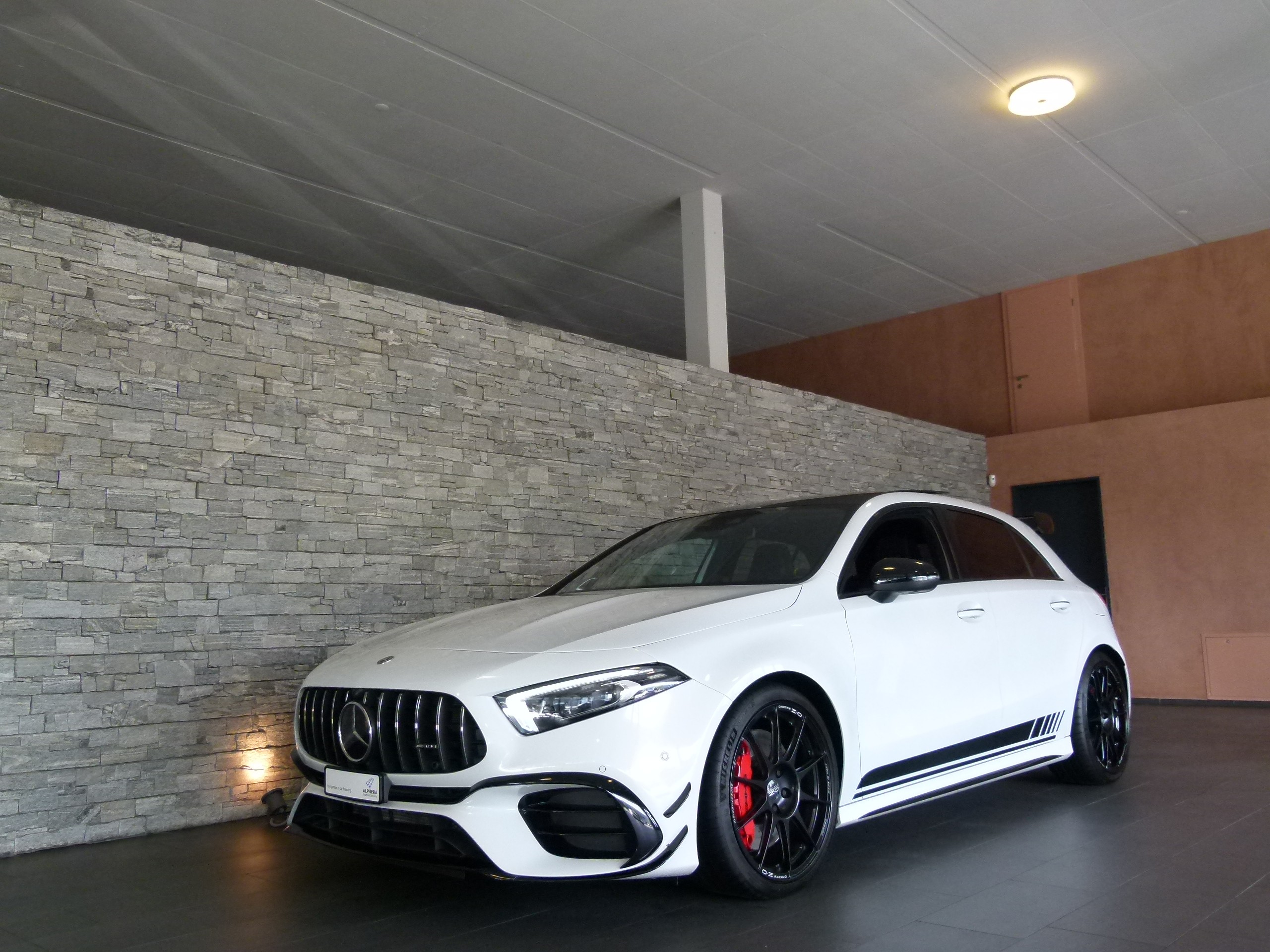 MERCEDES-BENZ A 45 S AMG 4Matic AMG-Aerodynamikpaket