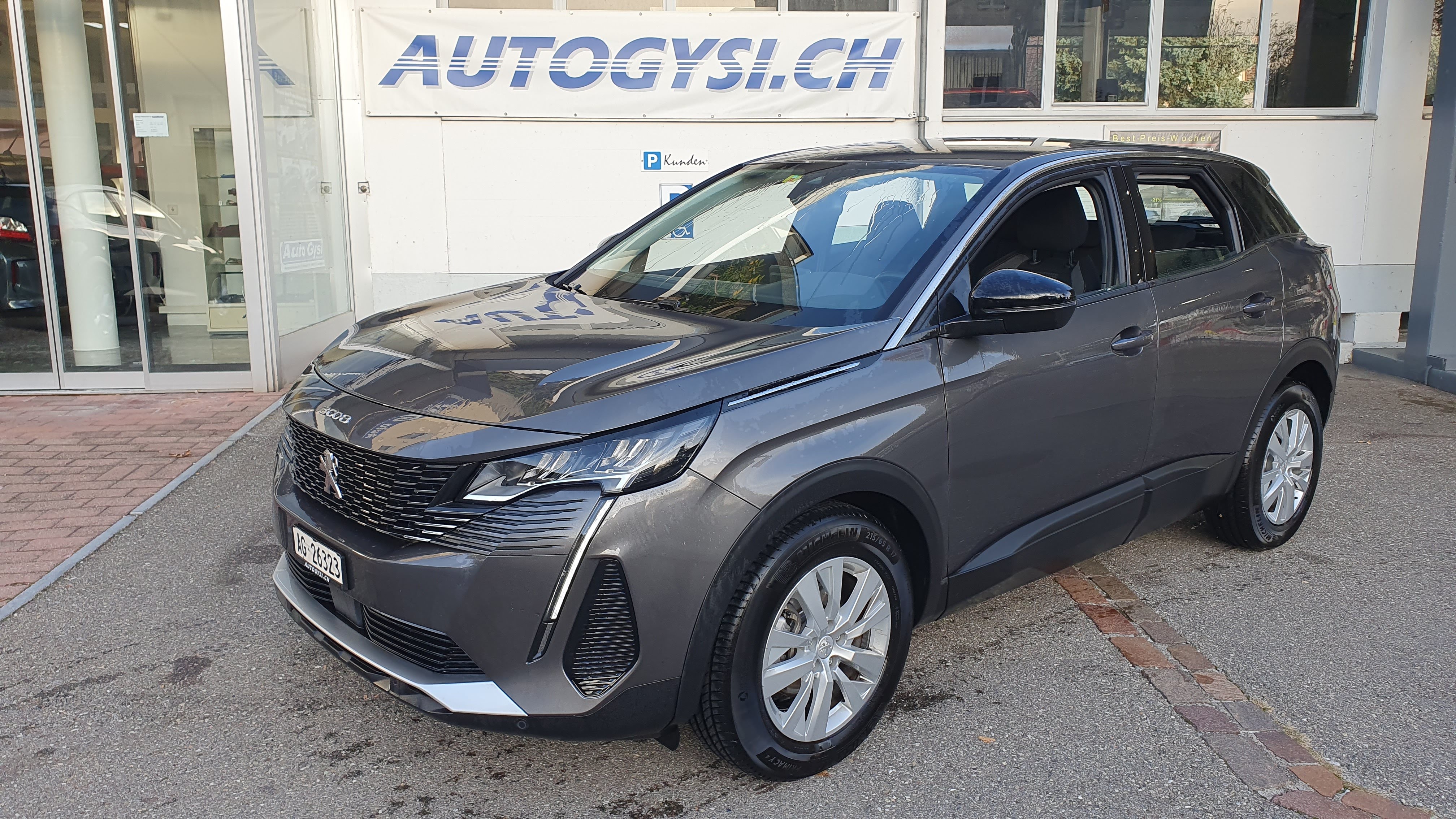 PEUGEOT 3008 1.2 Helvetia Automat