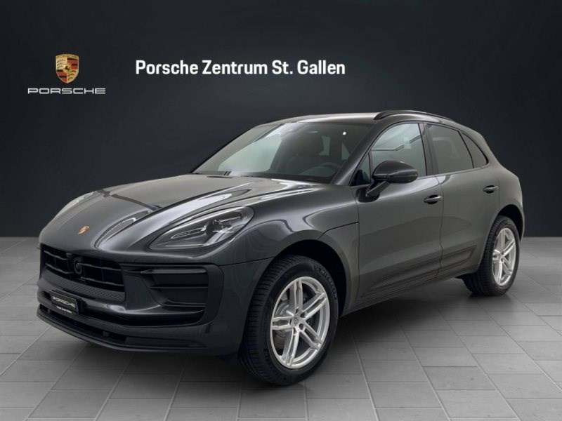 PORSCHE MACAN