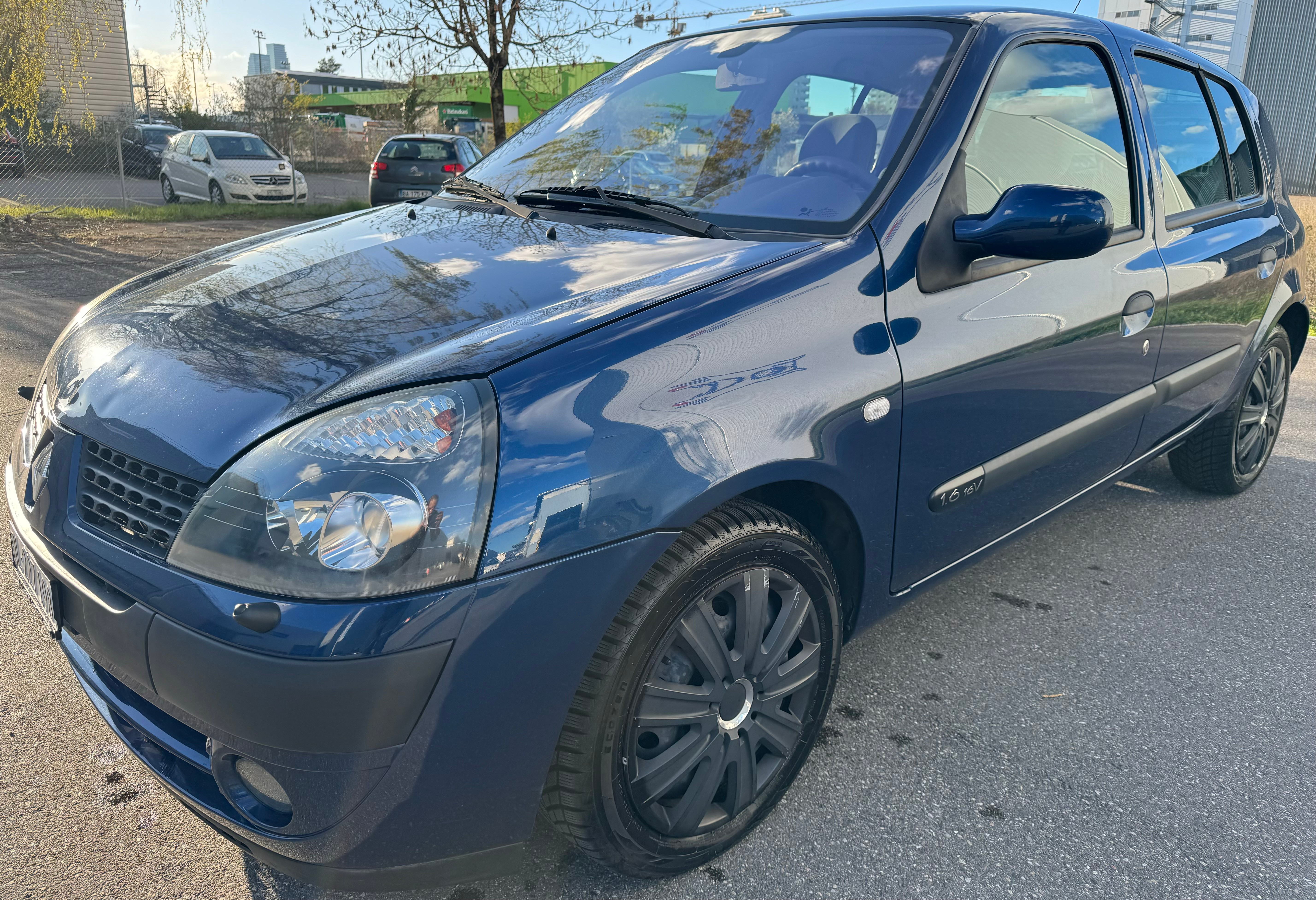 RENAULT Clio 1.6 16V Privilège