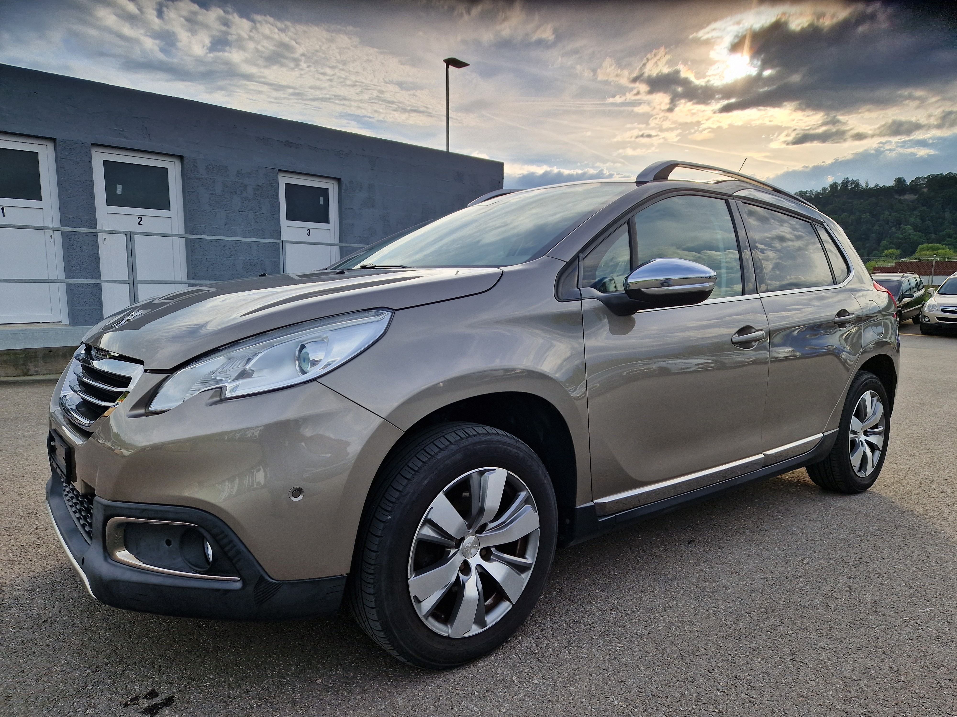 PEUGEOT 2008 1.2 PureTech Féline