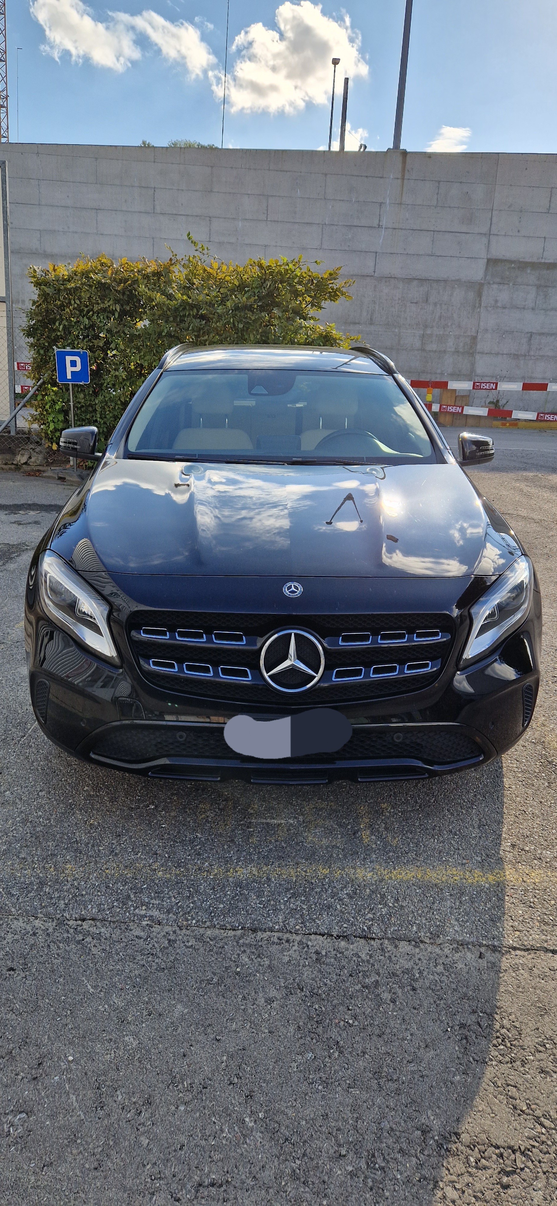 MERCEDES-BENZ GLA 200 Night Star 7G-DCT