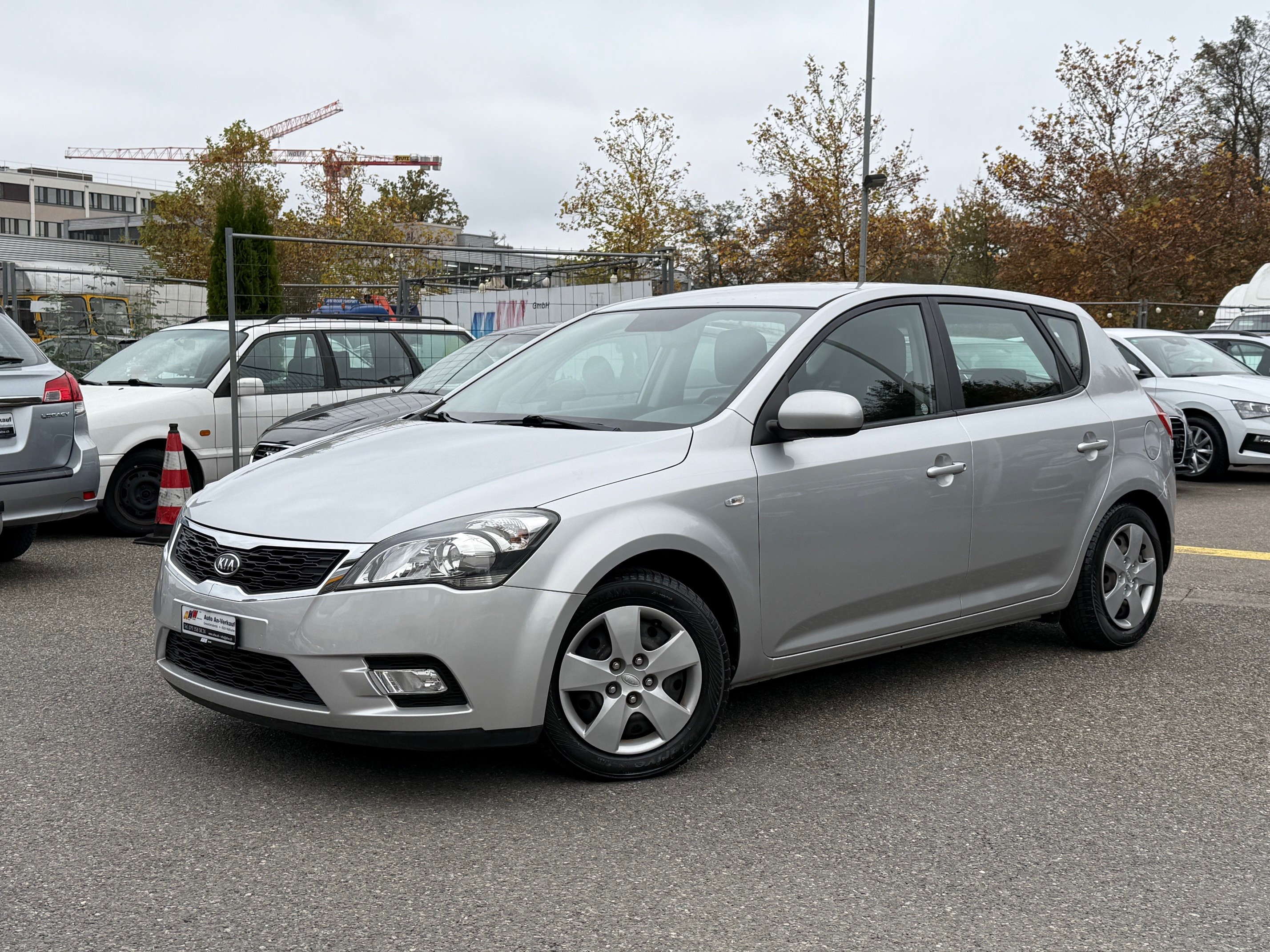 KIA Ceed 1.4 16V _seven / Ab MFK 03.2024 / 1.Hand / 8-fach bereift