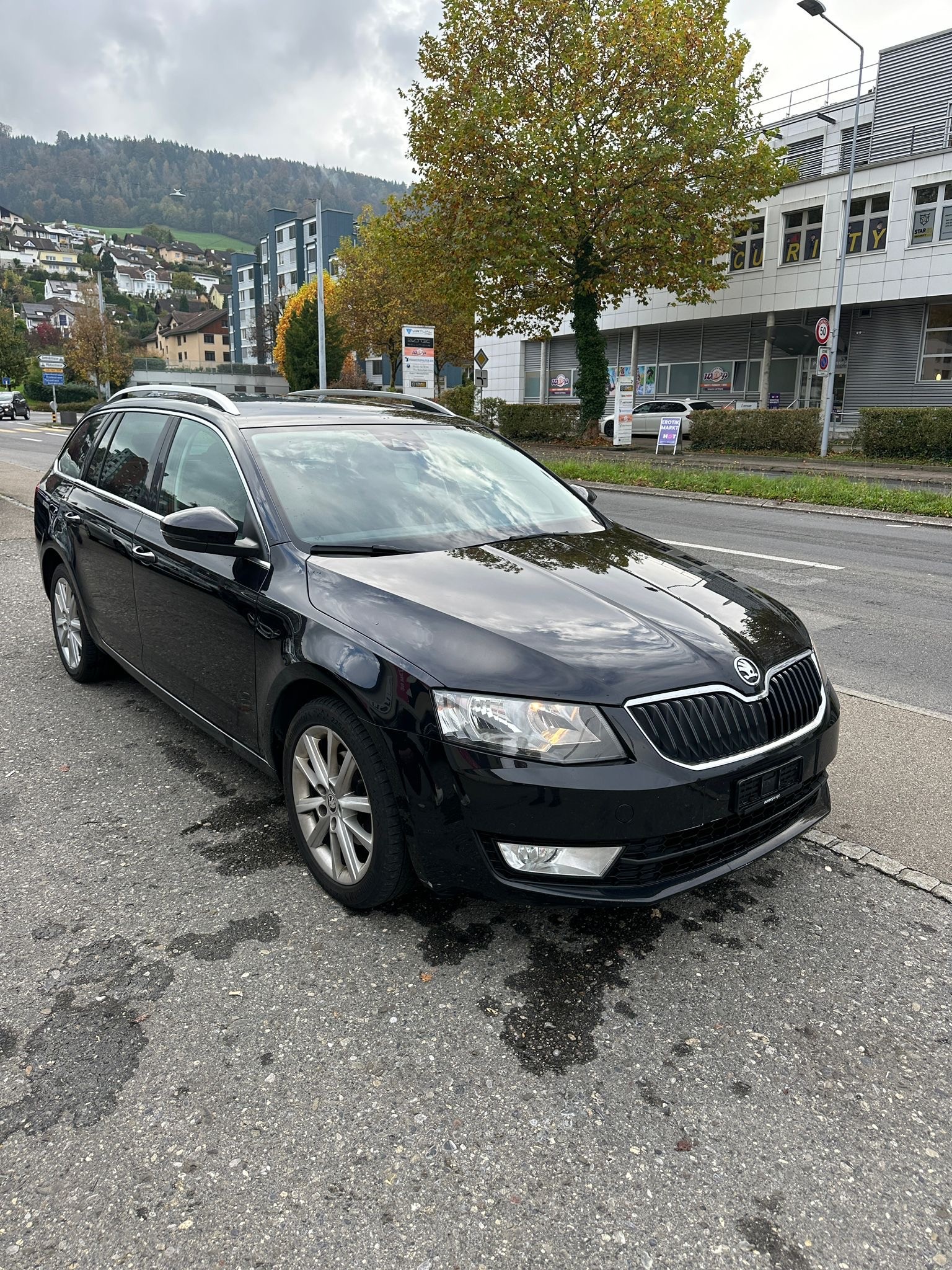 SKODA Octavia Combi 2.0 TDI Elegance 4x4