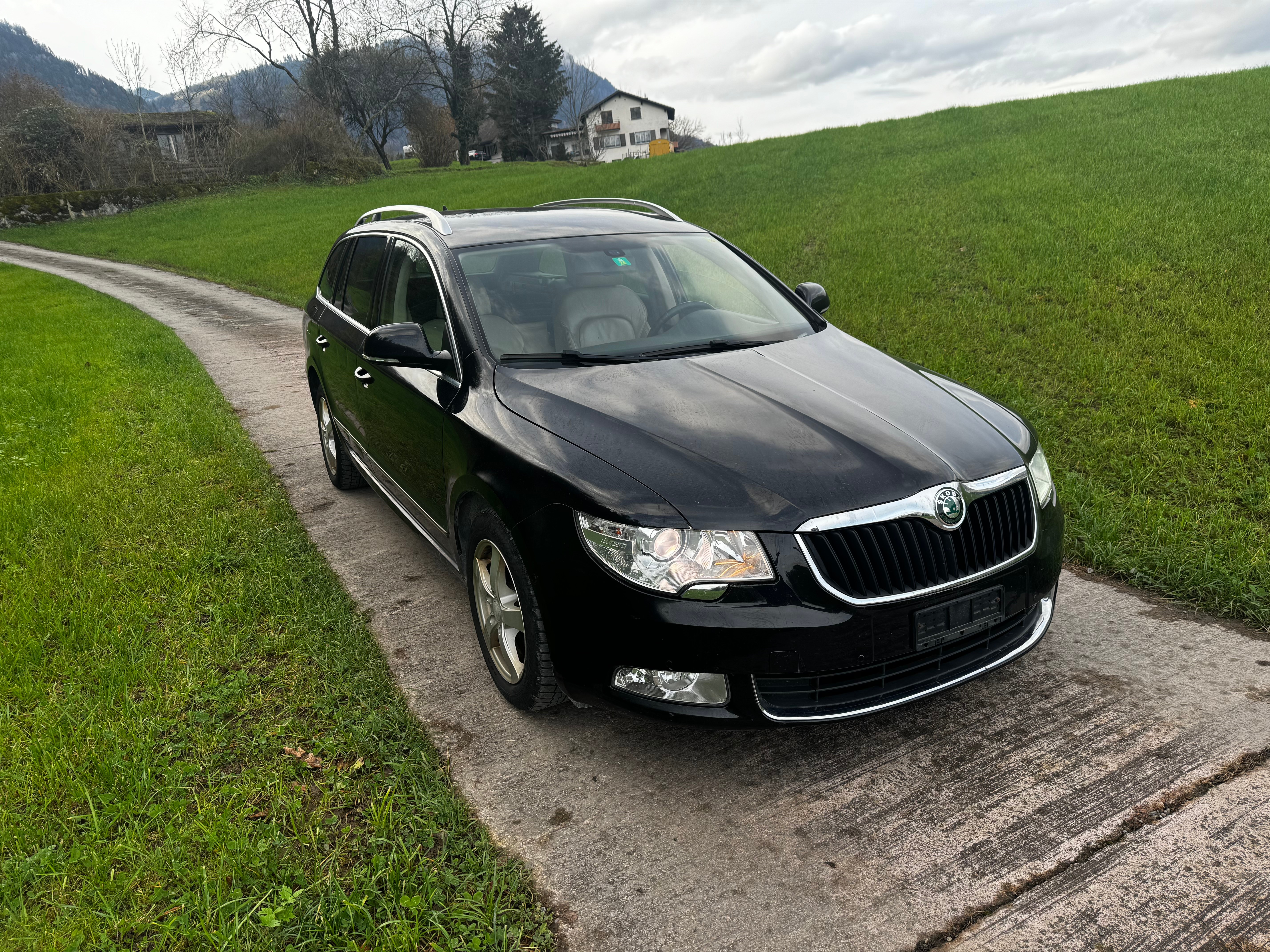 SKODA Superb Combi 2.0 TDi Elegance 4x4 DSG