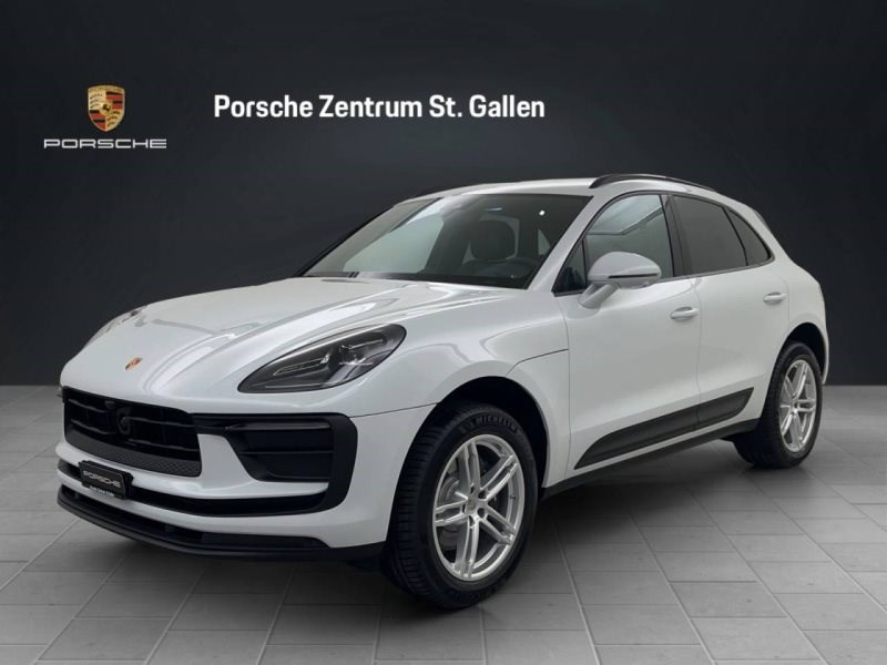 PORSCHE MACAN