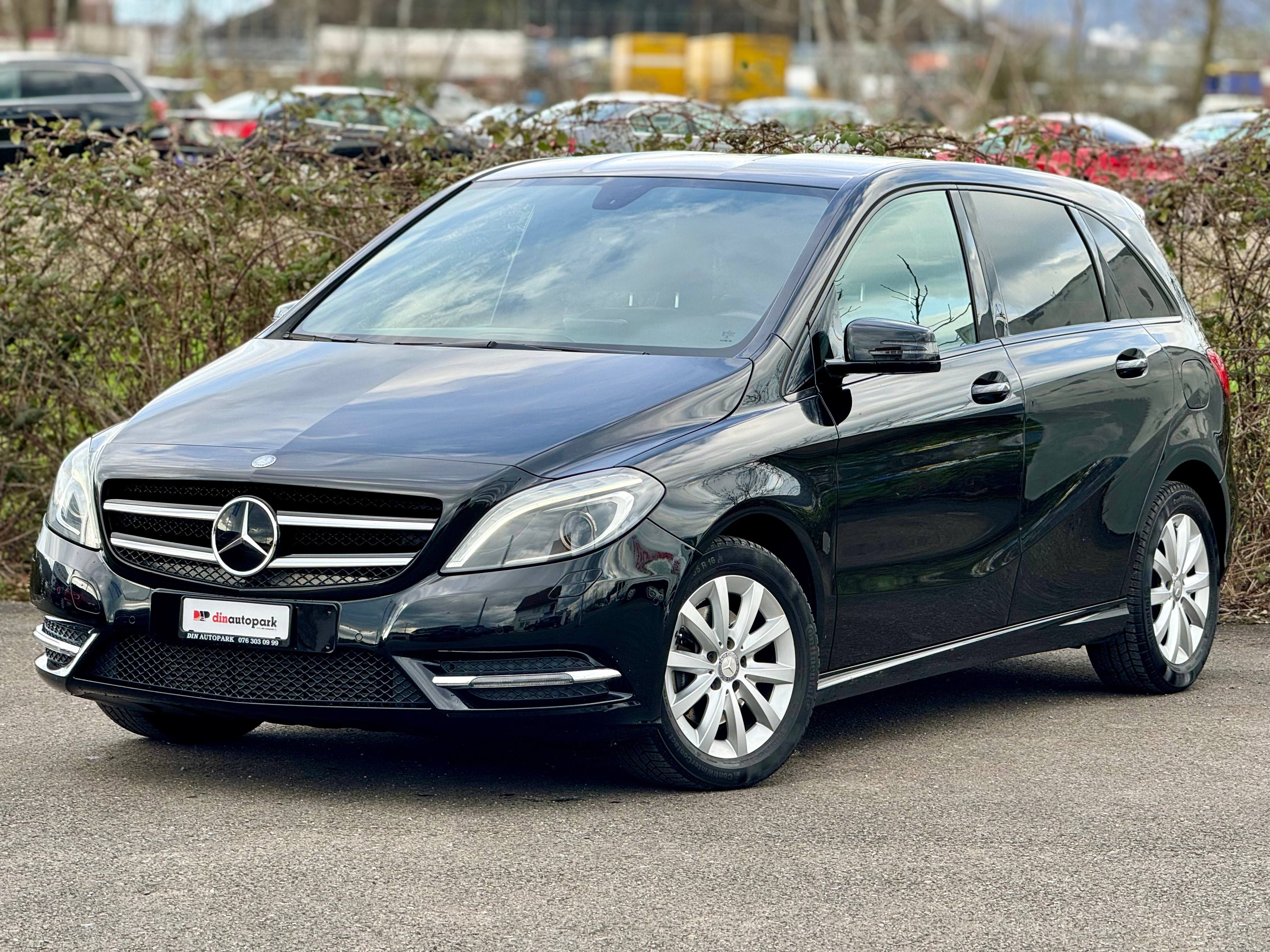 MERCEDES-BENZ B 180