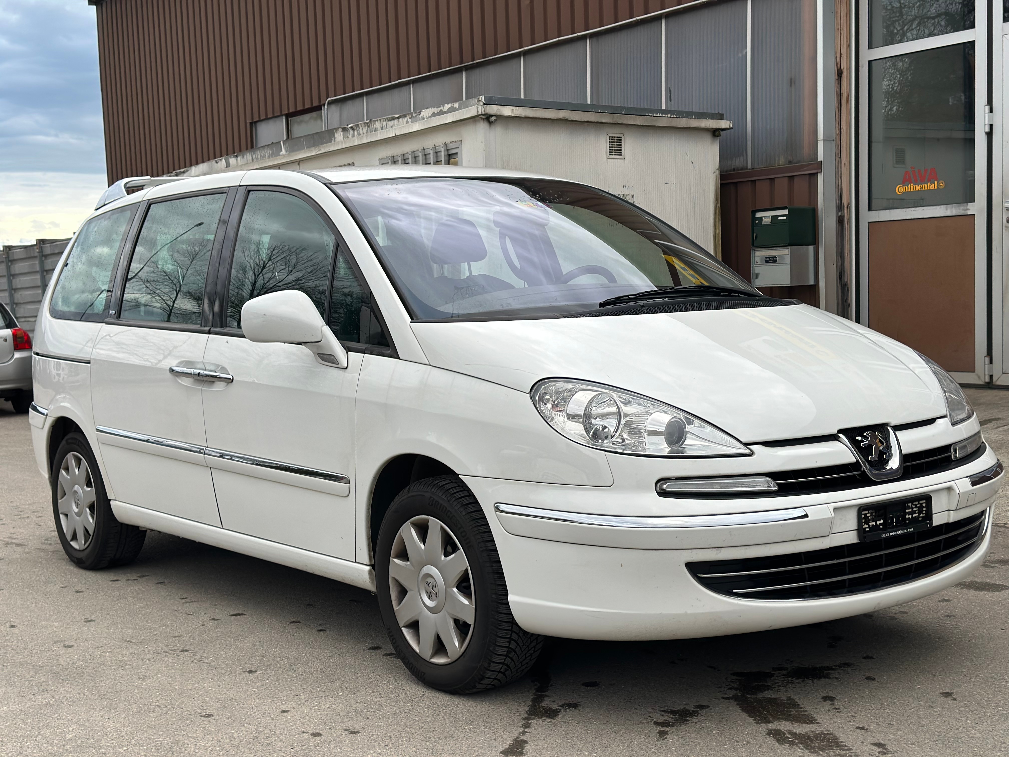 PEUGEOT 807 2.0 16V HDi Family+