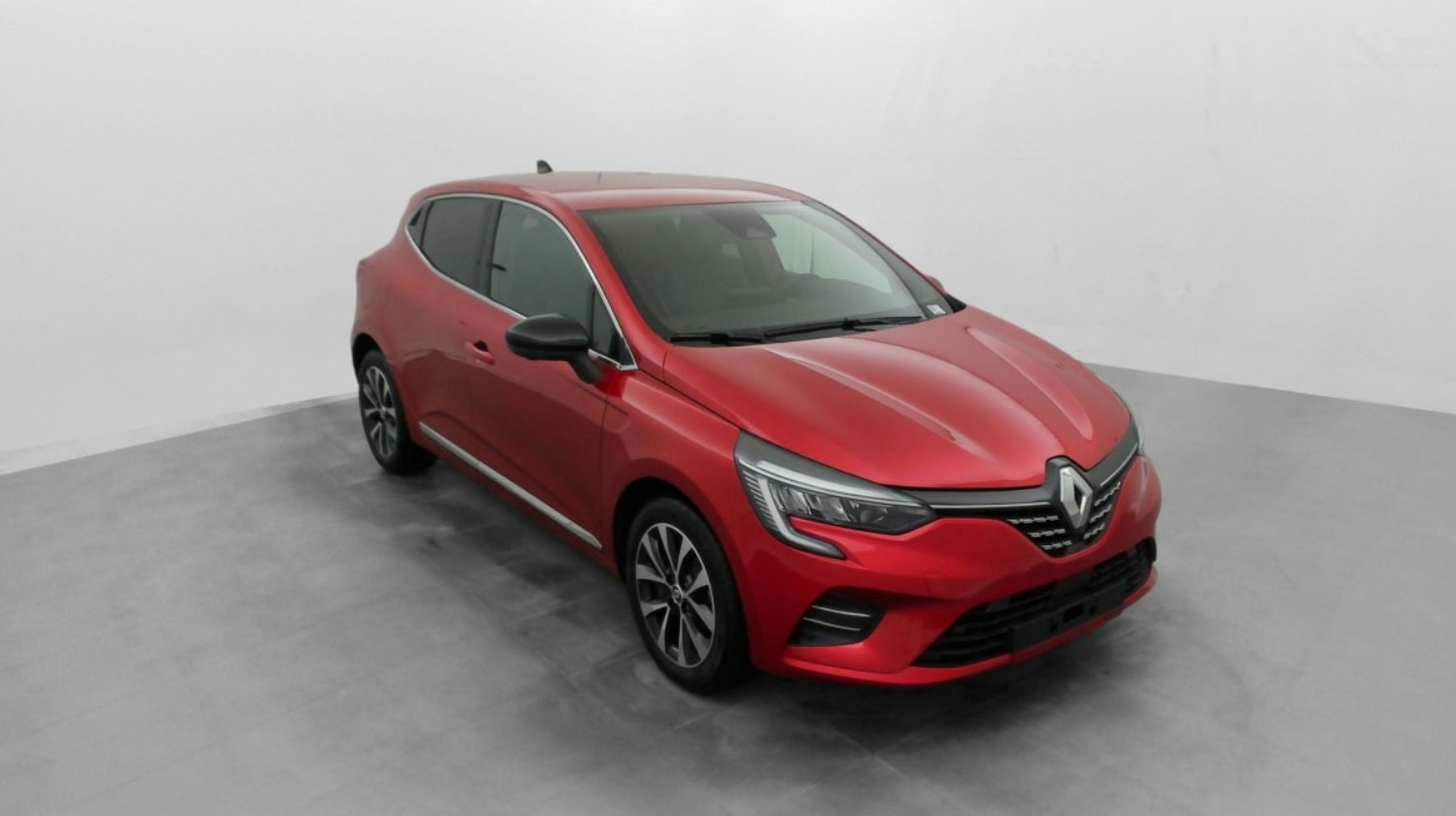 RENAULT Clio 1.6 E-Tech Techno