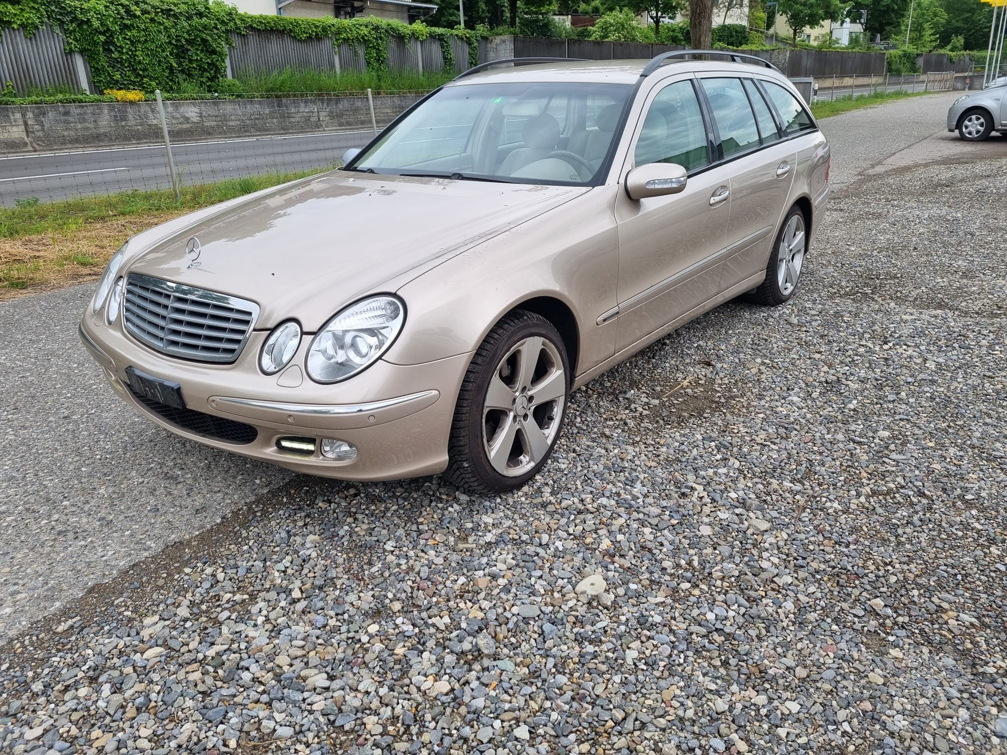 MERCEDES-BENZ E 240 Elégance 4Matic Automatic