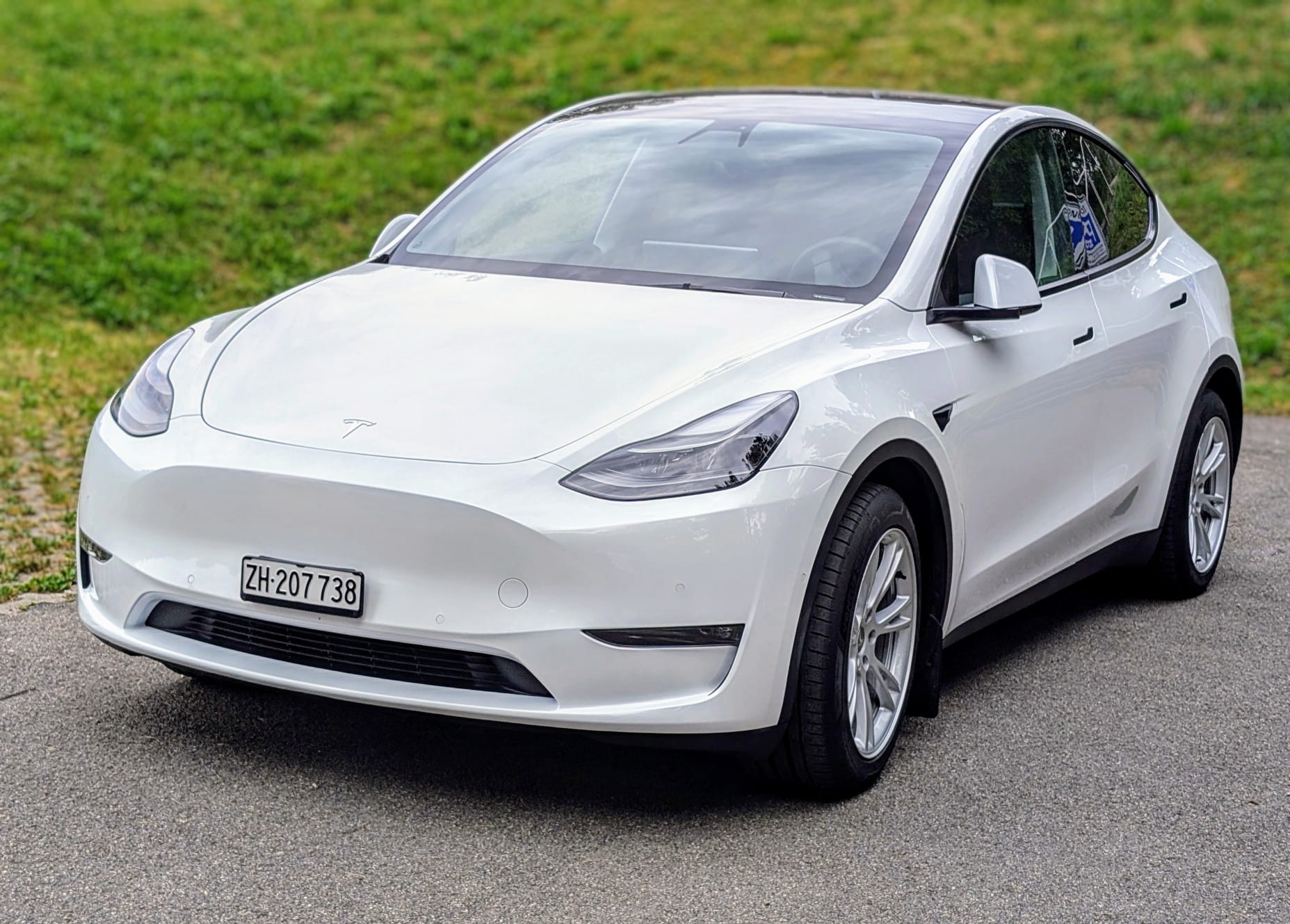 TESLA Model Y Long Range