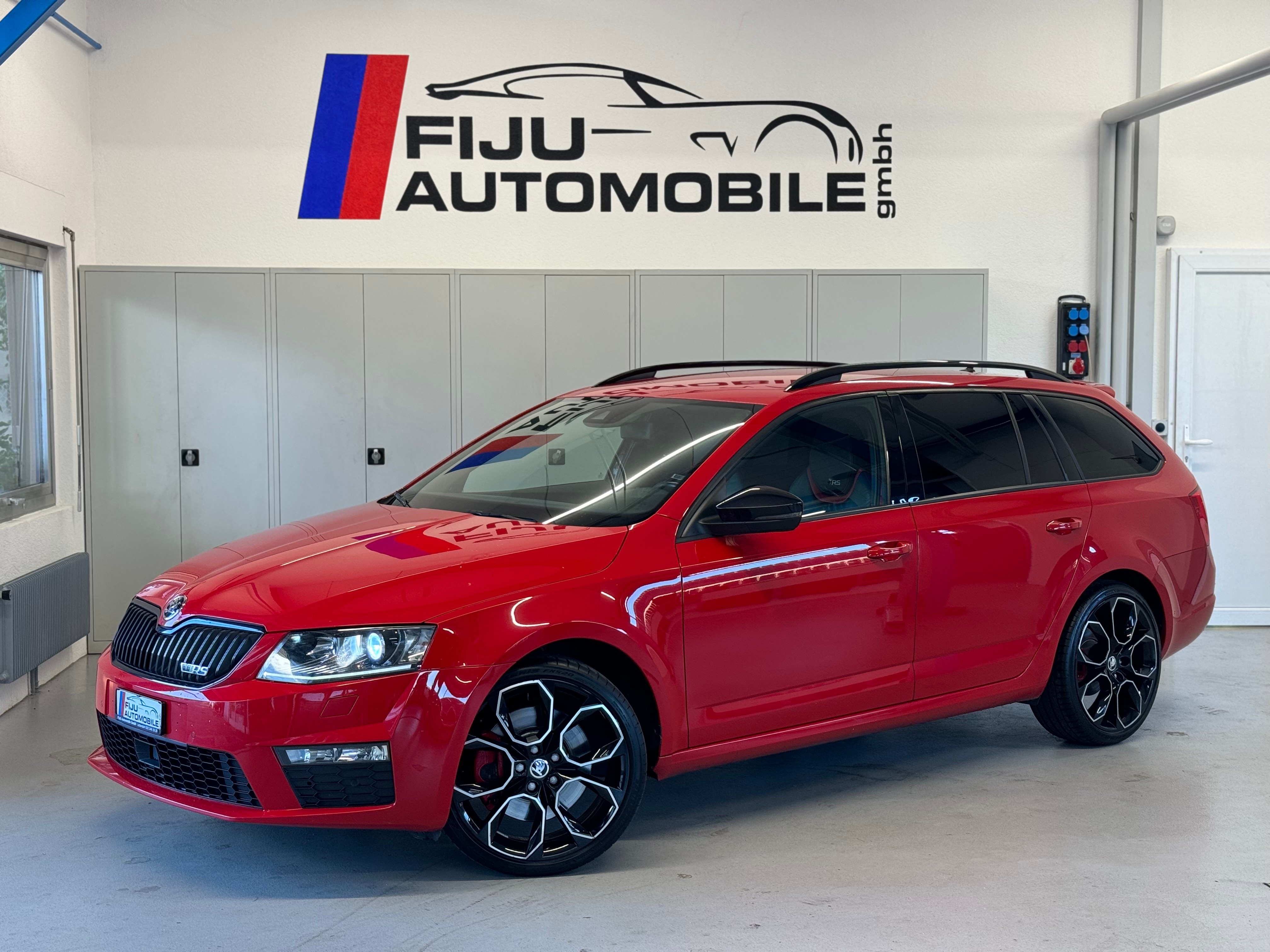 SKODA Octavia Combi 2.0 TSI RS 230 DSG