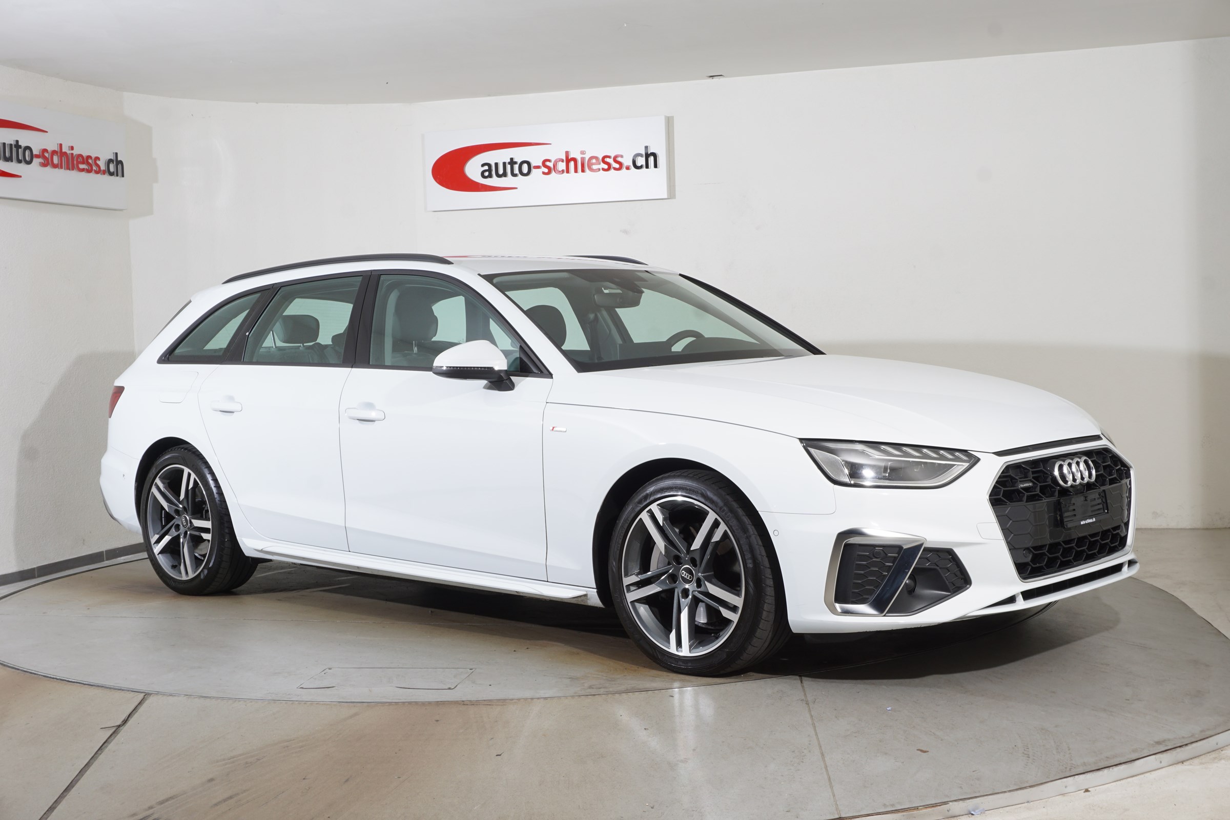 AUDI A4 Avant 40 TDI S line quattro S-tronic