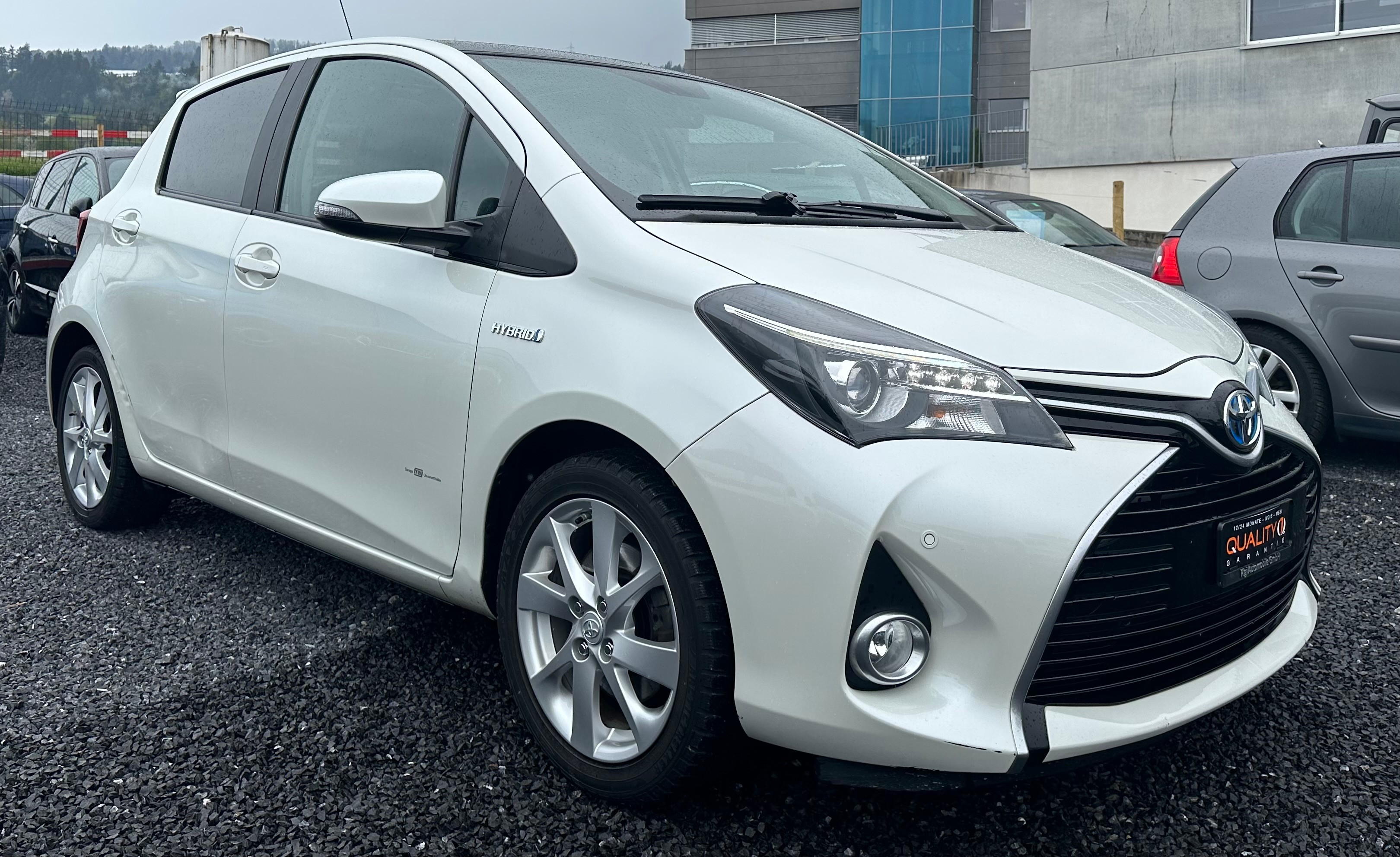 TOYOTA Yaris 1.5 VVT-i Hybrid Sol Premium e-CVT