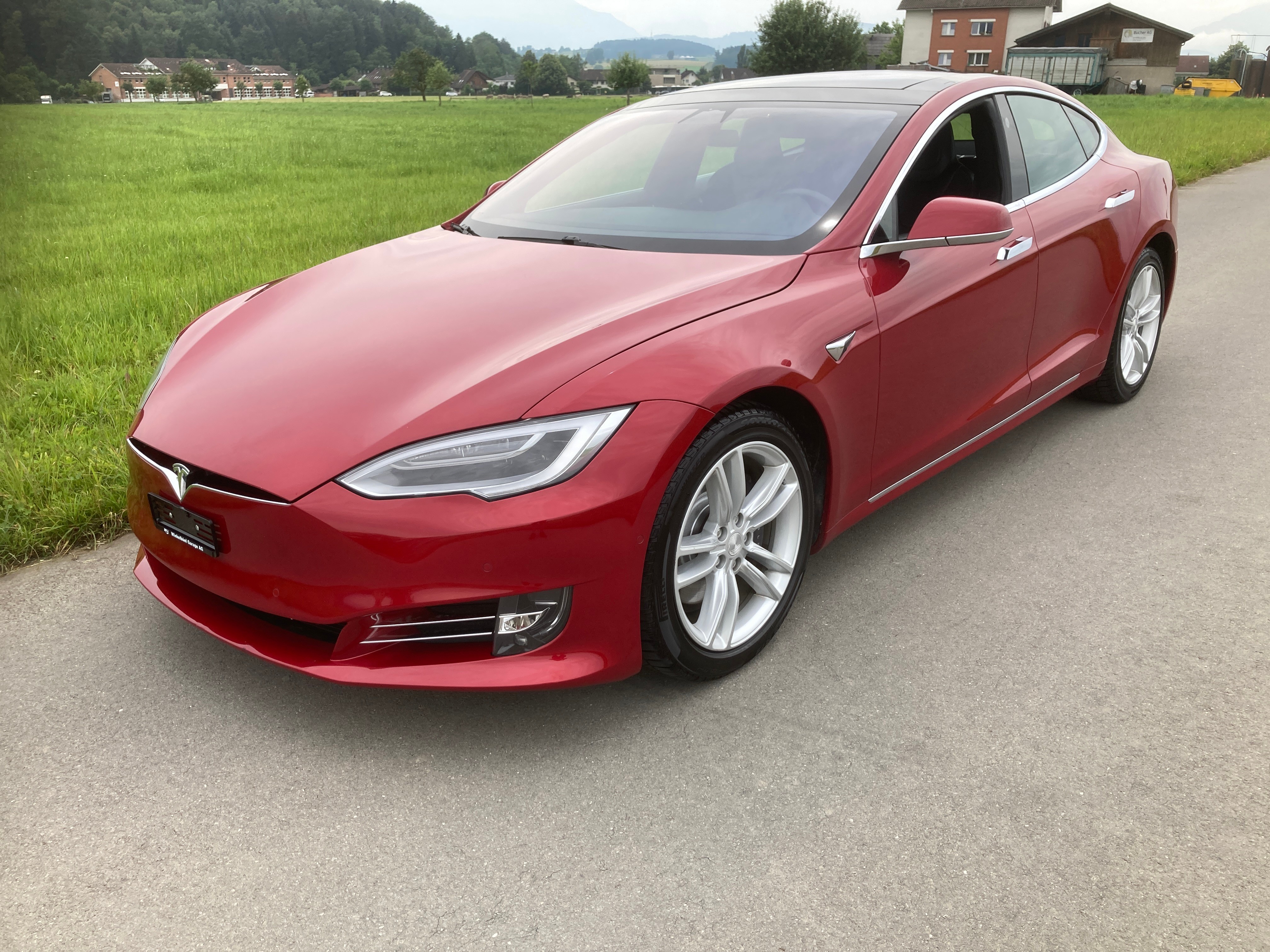 TESLA Model S 75