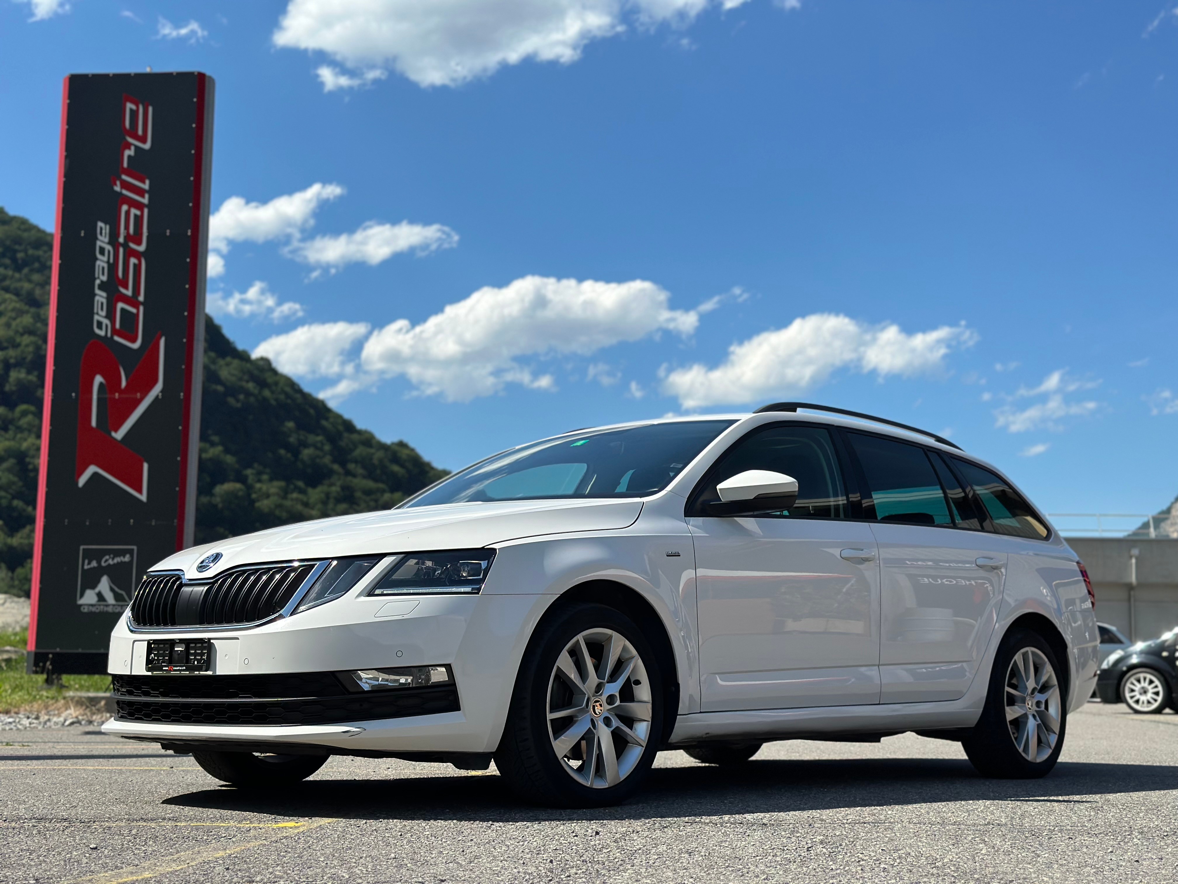 SKODA Octavia Combi 2.0 TSI Clever 4x4 DSG