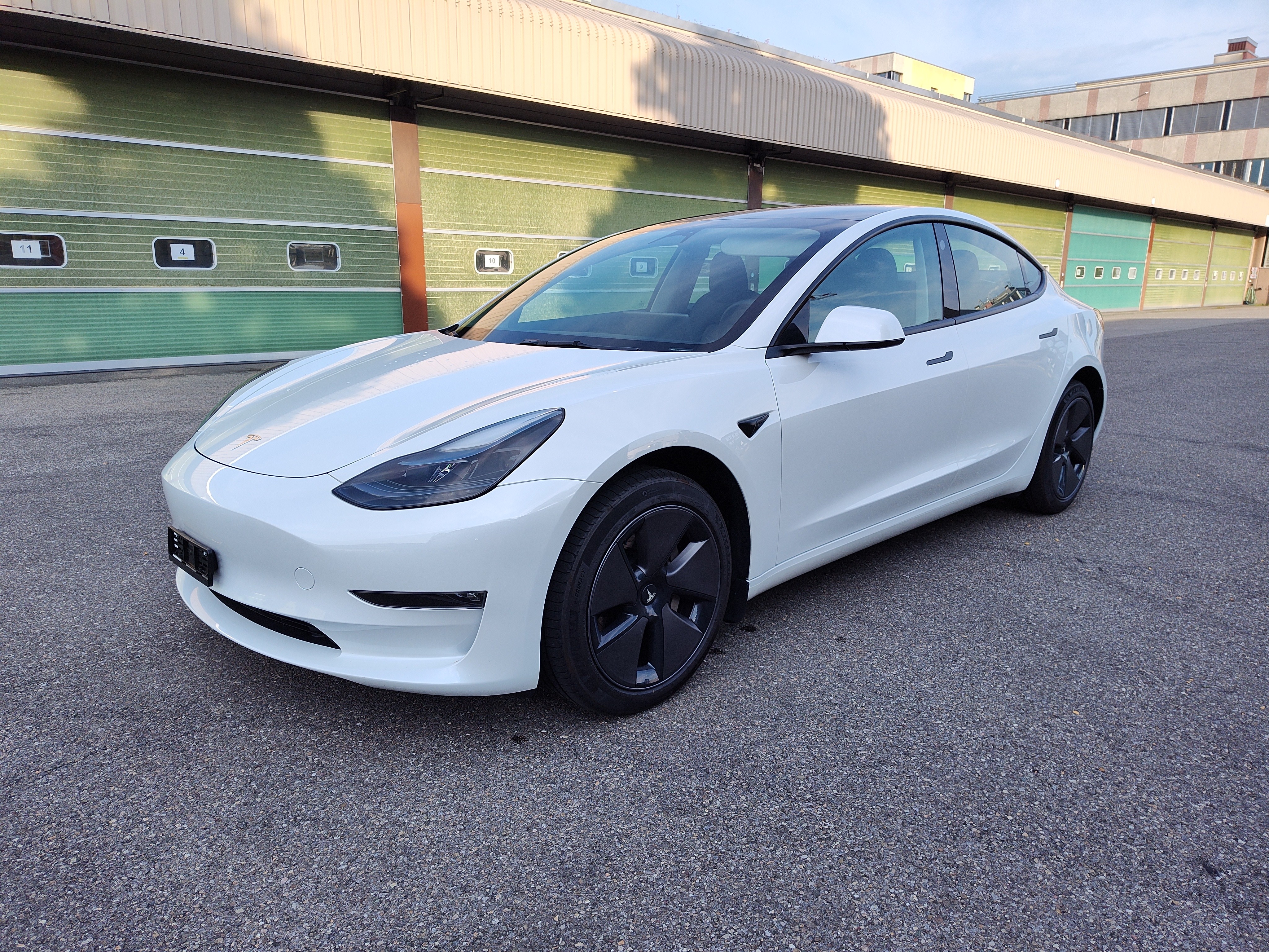 TESLA Model 3