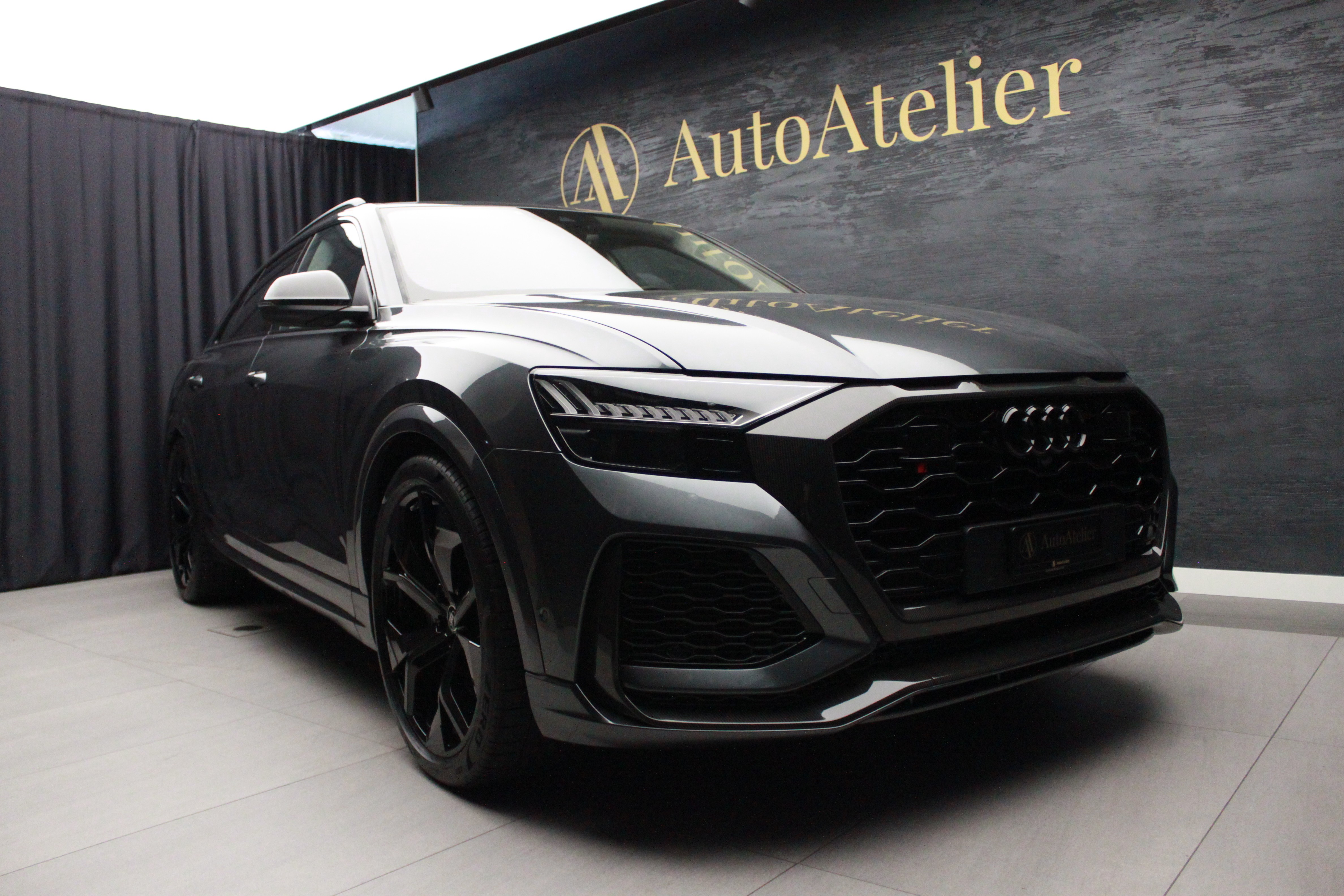 AUDI RSQ8 quattro tiptronic