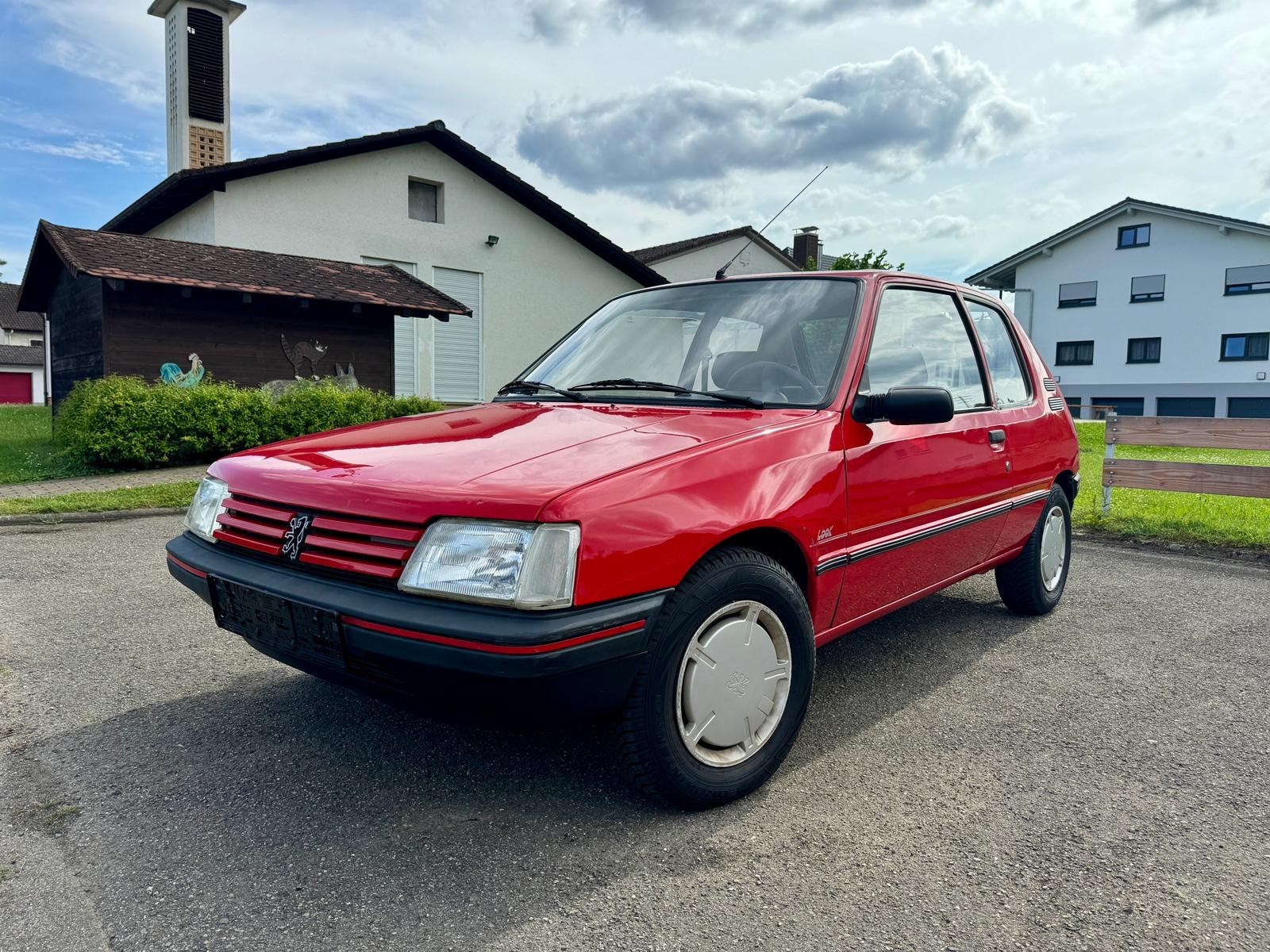 PEUGEOT 205 look