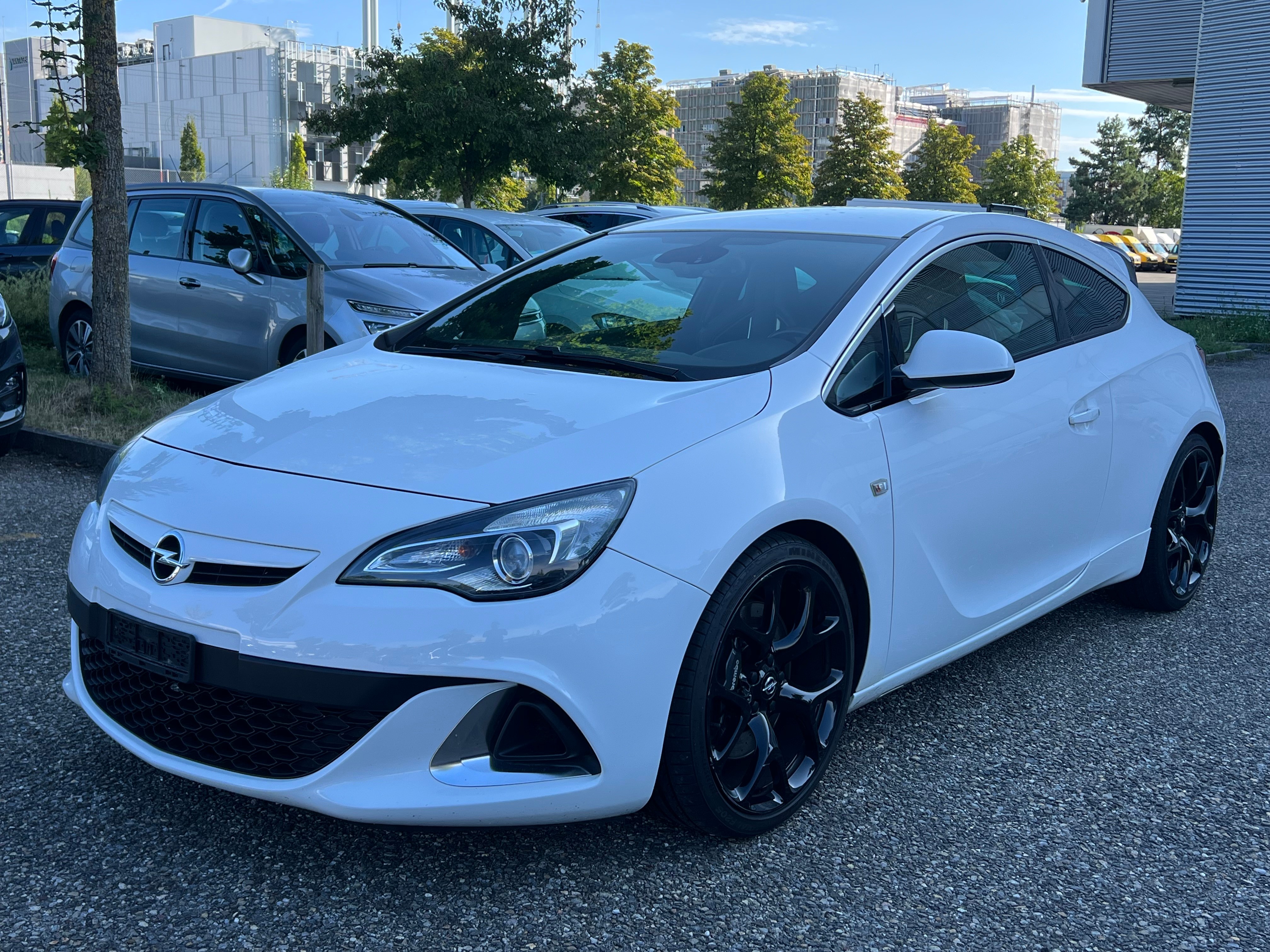 OPEL Astra GTC 2.0i 16V Turbo OPC