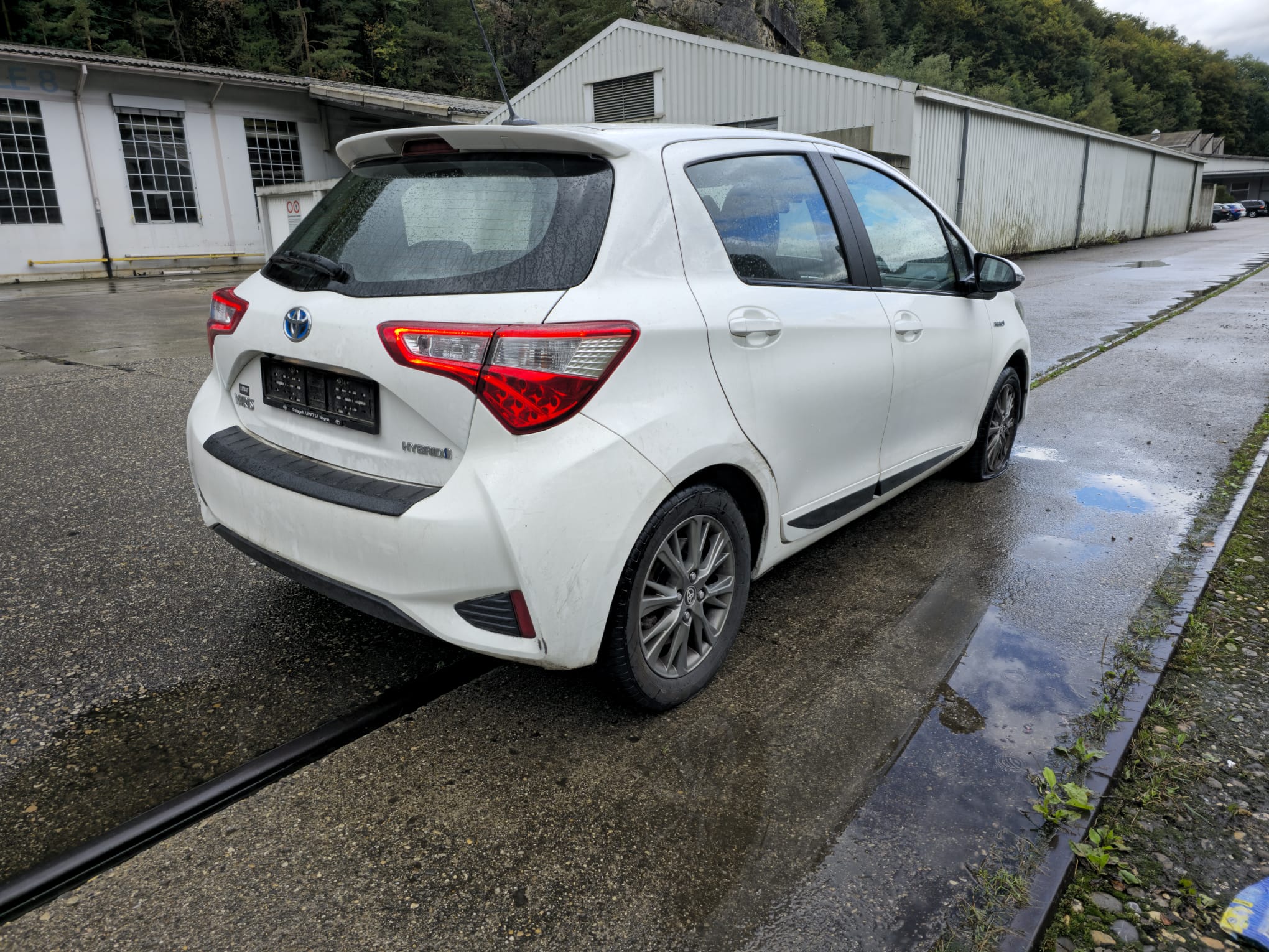 TOYOTA Yaris 1.5 VVT-i Hybrid Comfort e-CVT