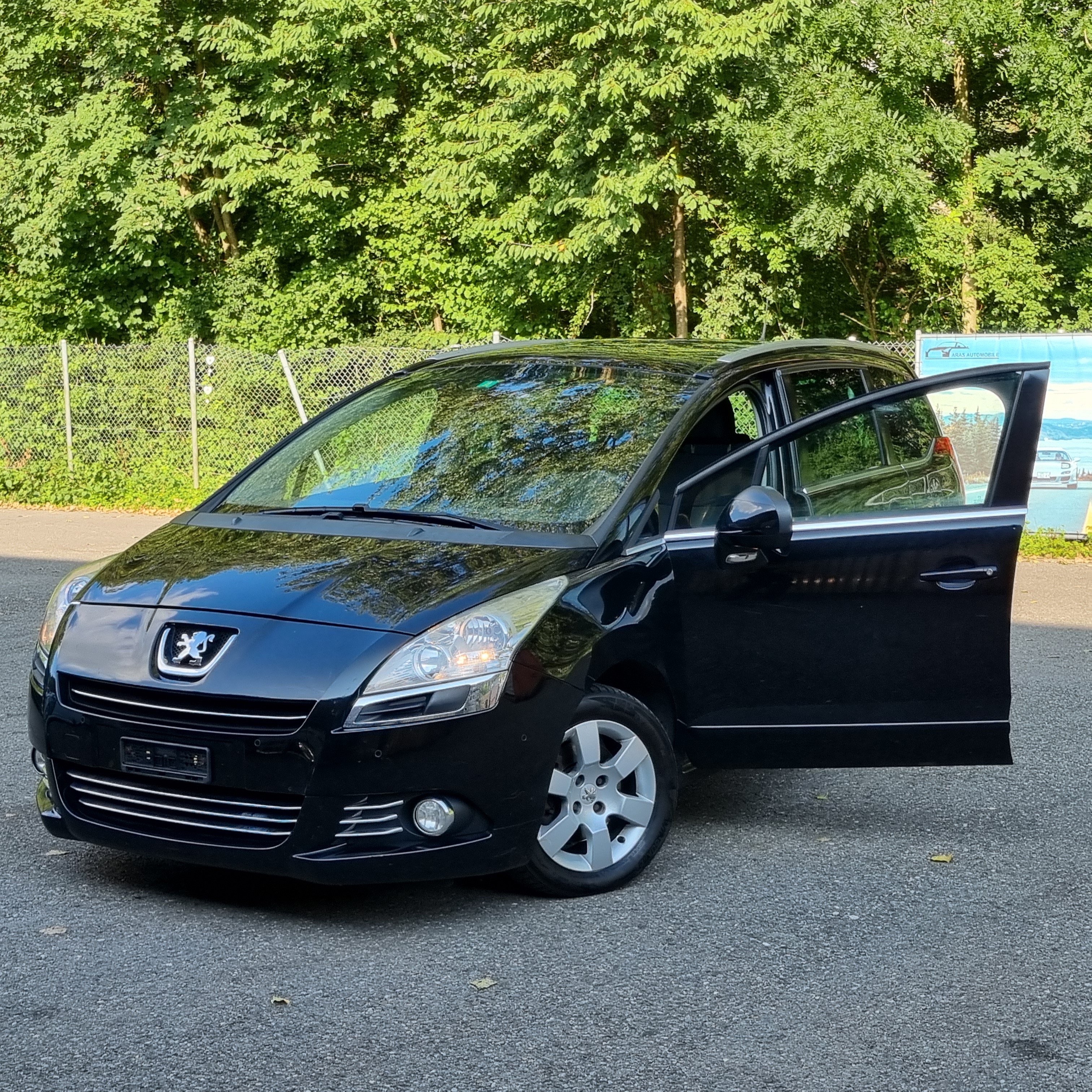 PEUGEOT 5008 2.0 HDI Business Automatic