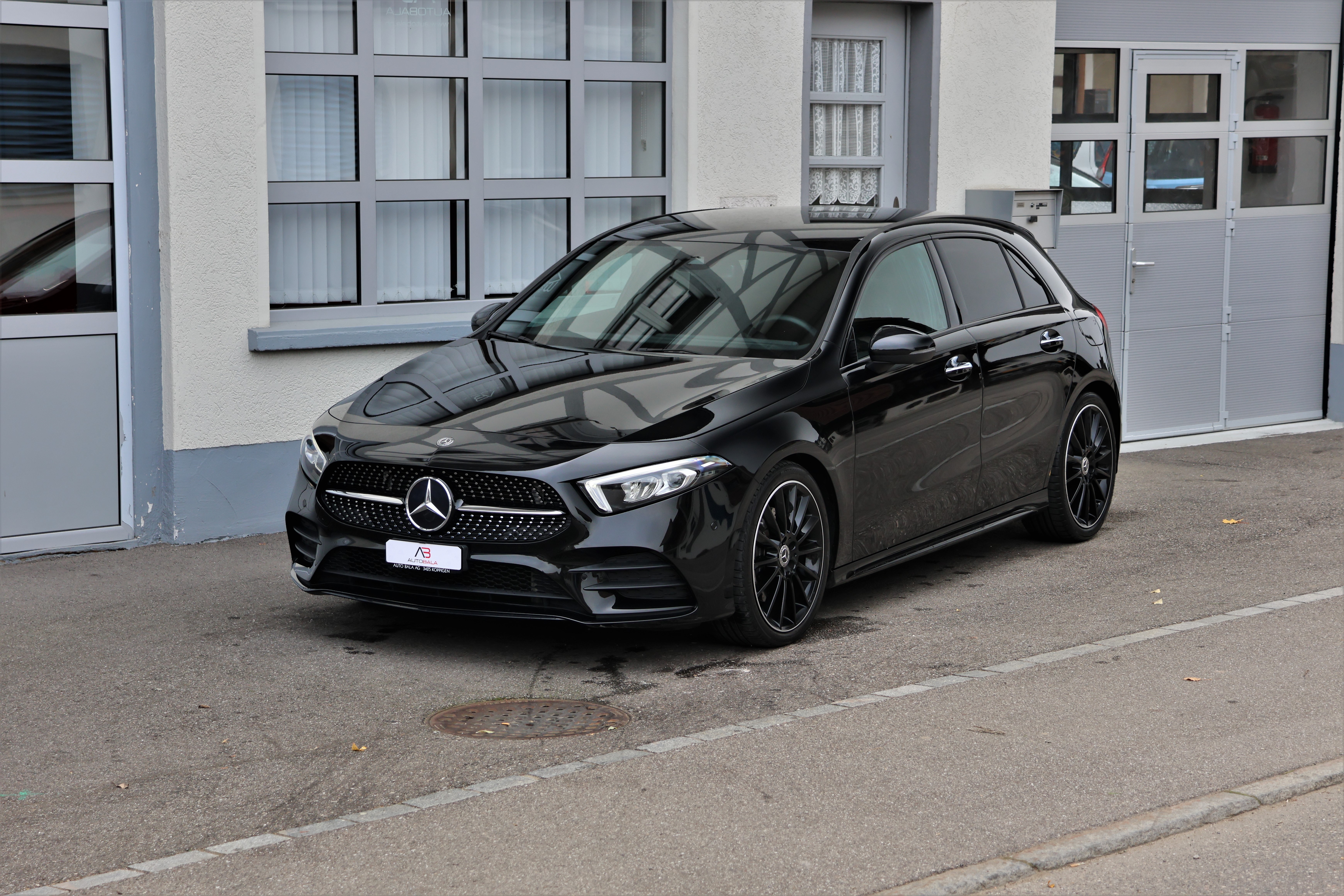 MERCEDES-BENZ A 220 AMG Line 7G-DCT 4Matic (CH)