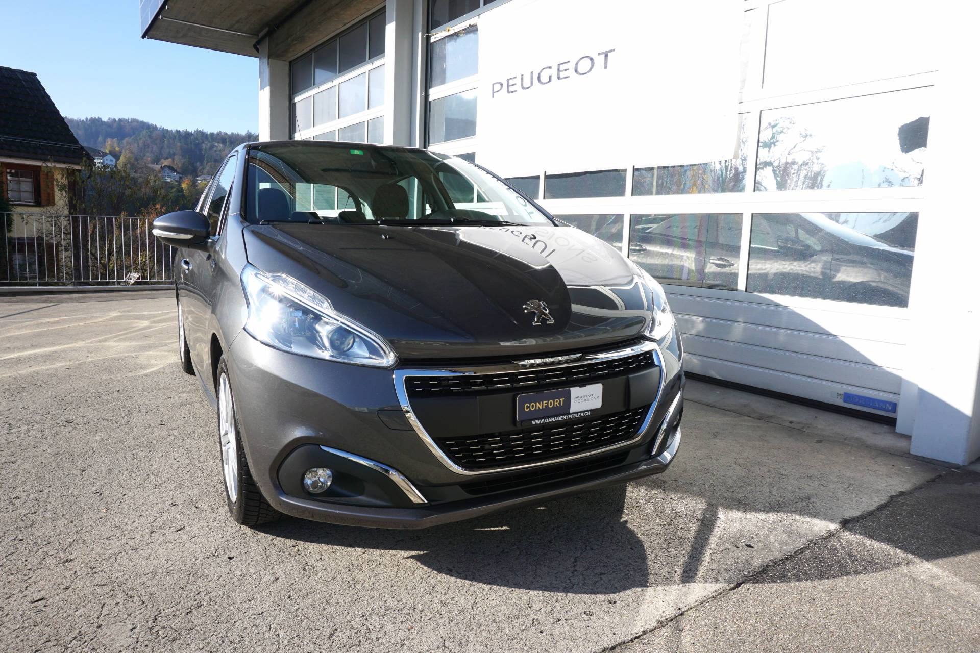 PEUGEOT 208 1.2 PureTech Signature S/S