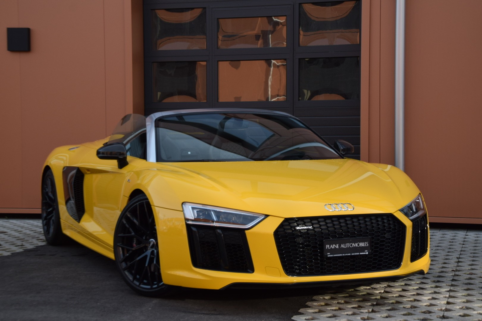 AUDI R8 Spyder 5.2 S-Tronic