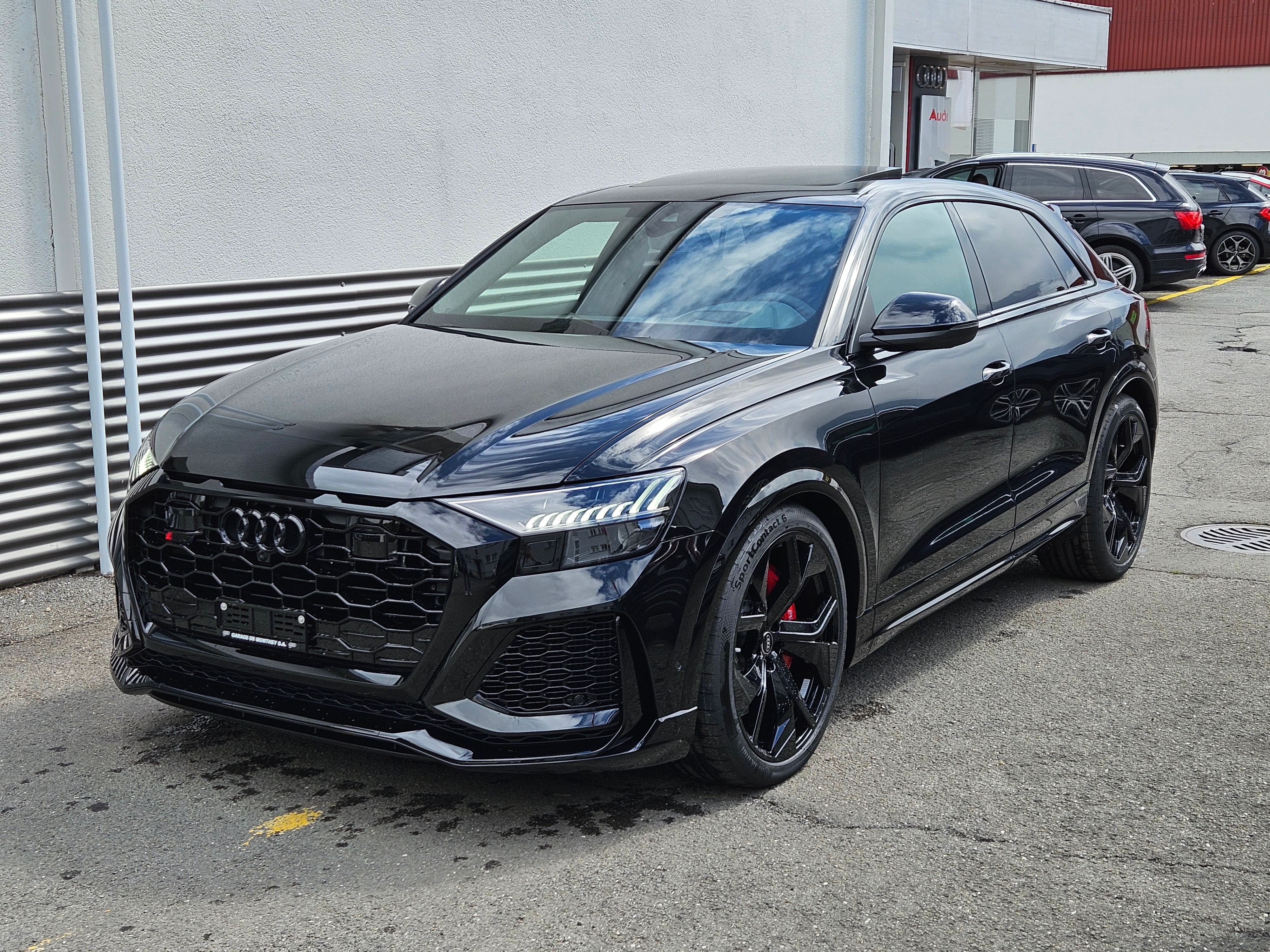 AUDI RSQ8 quattro tiptronic