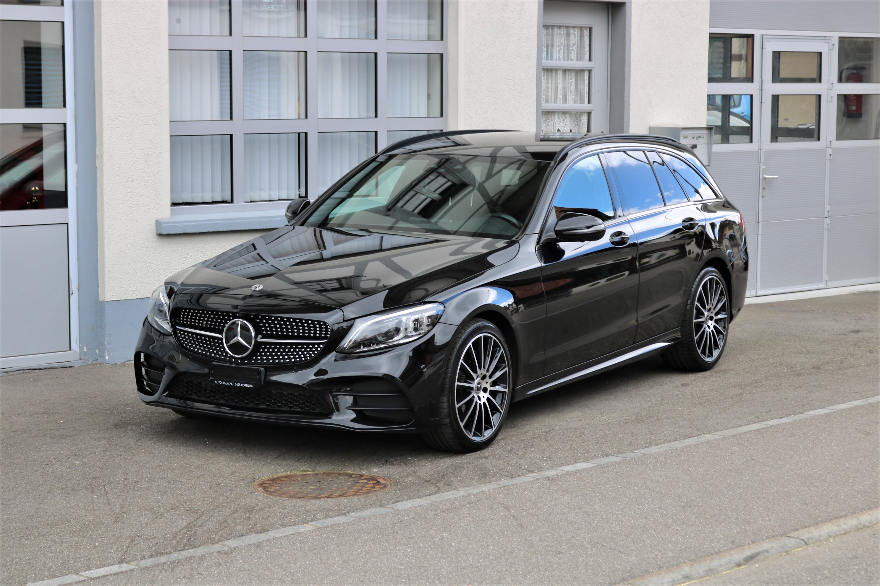 MERCEDES-BENZ C 200 Swiss Star AMG Line 4M 9G-Tronic MSI+