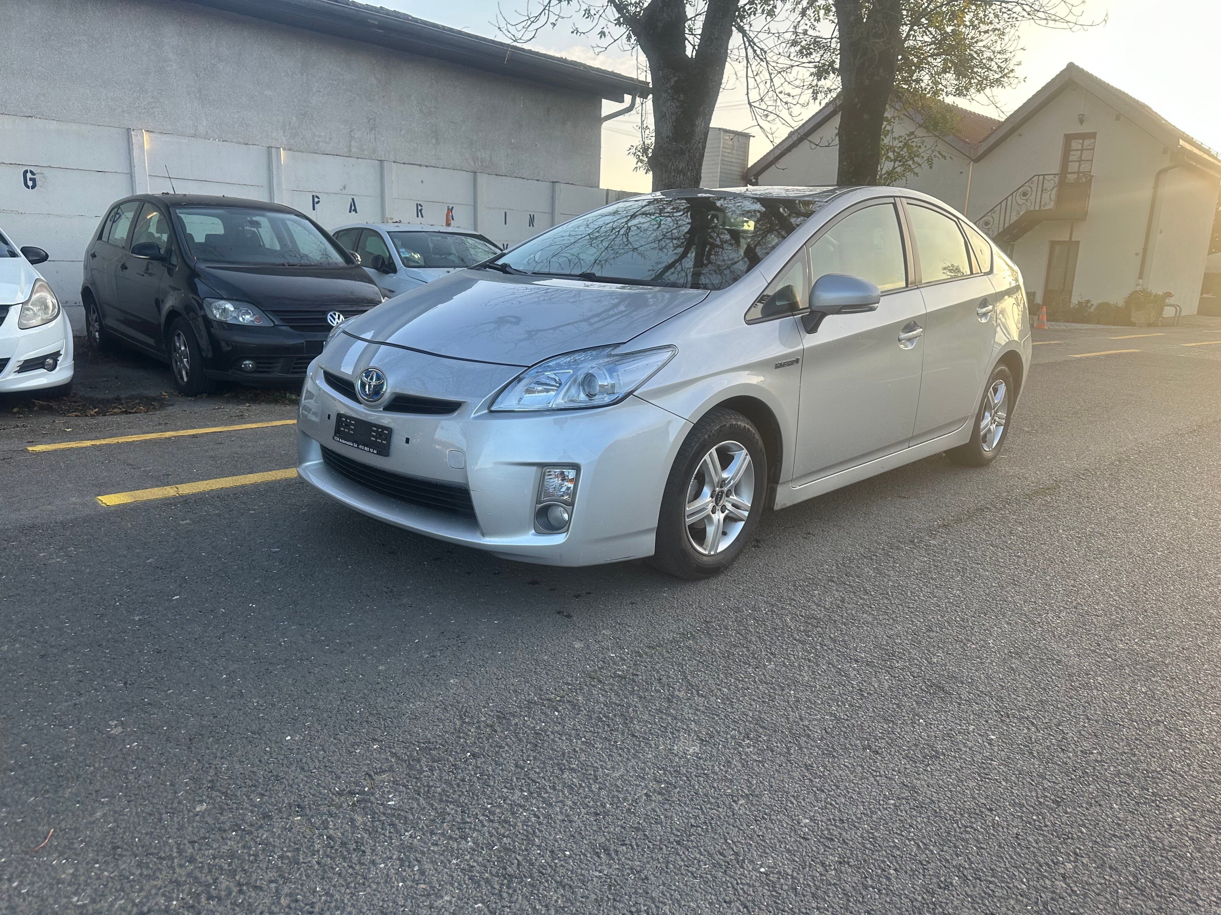 TOYOTA Prius 1.8 16V HSD Luna