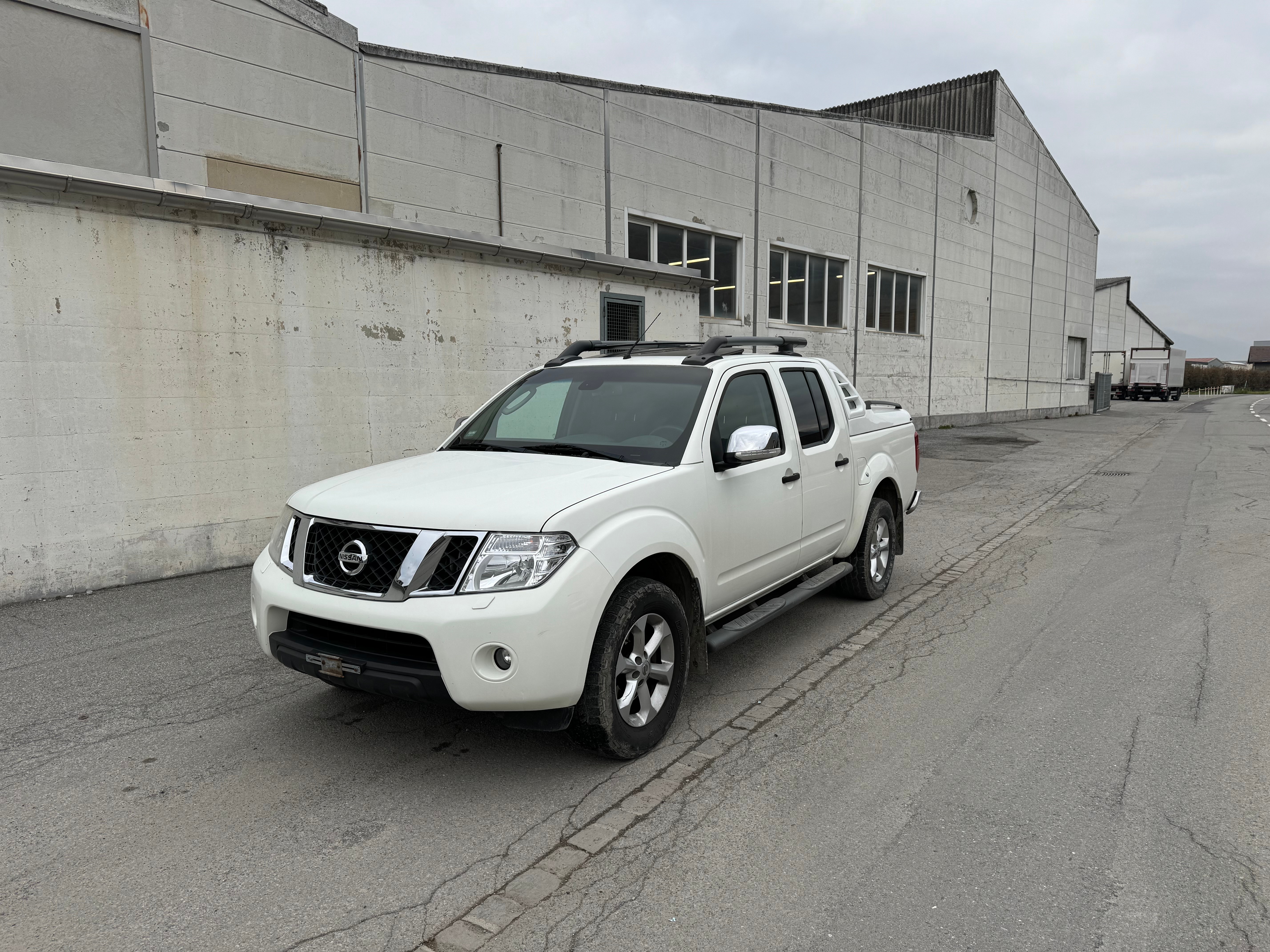 NISSAN Navara Double Cab LE 2.5 dCi 4WD LB Automat