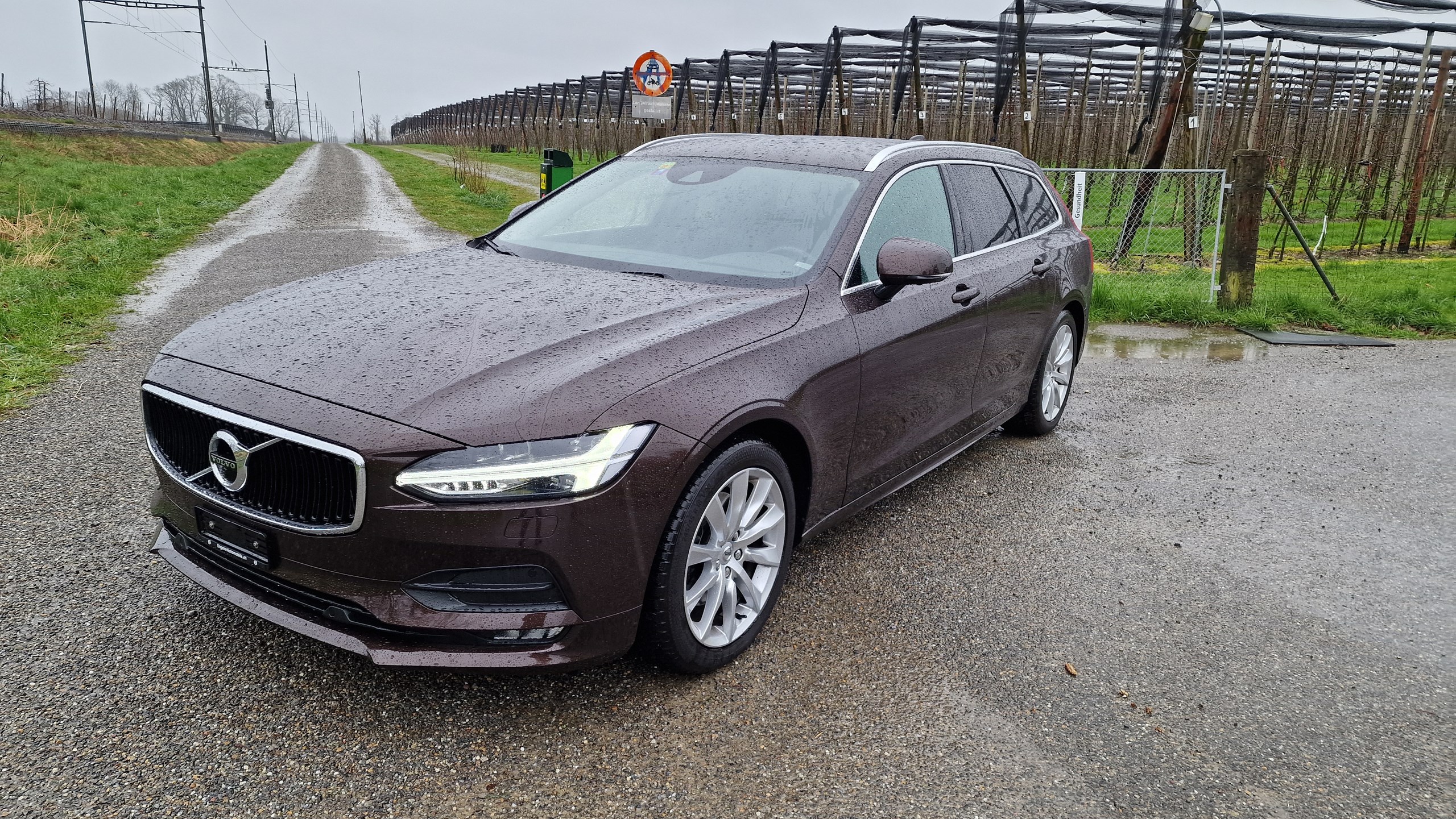 VOLVO V90 D4 AWD Momentum Geartronic