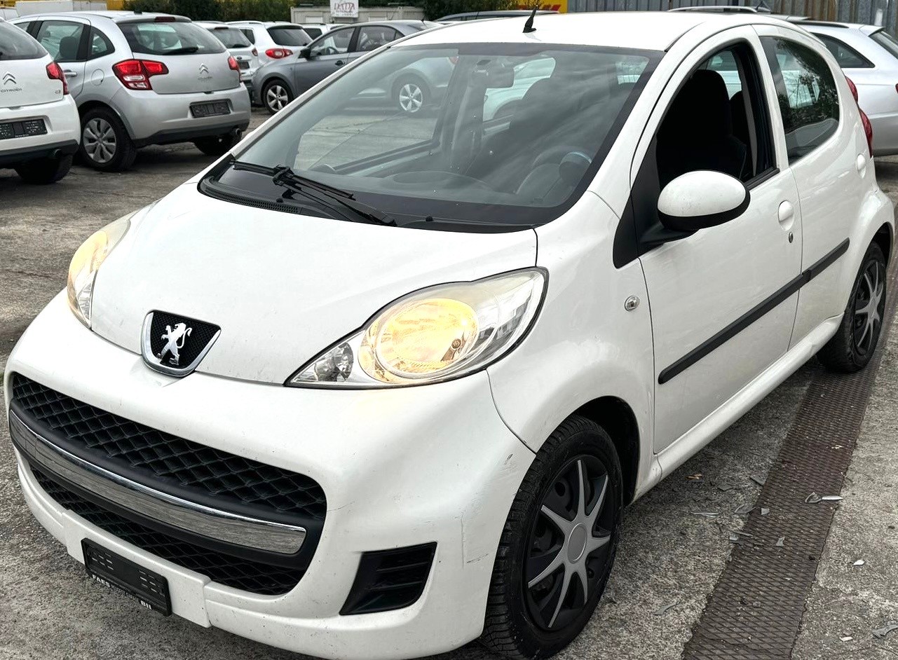 PEUGEOT 107 1.0 Trendy 5 Türig (Klima ** BO4)